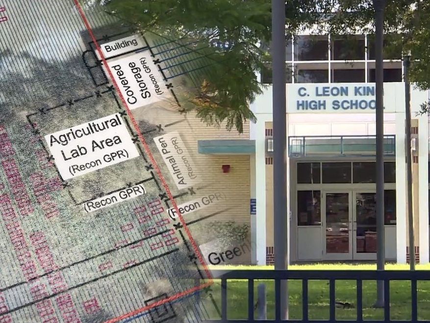 Die "C. Leon King" Highschool ist offenbar auf zahlreichen Gräbern errichtet worden.