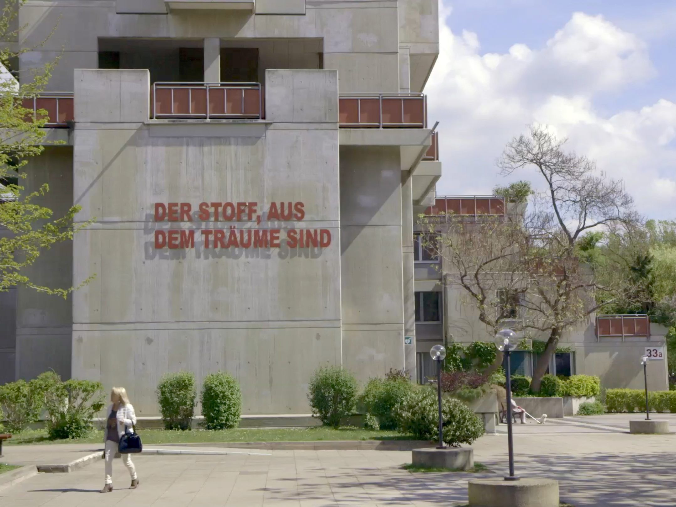 Schriftzug, Kunst am Bau: Marco Lulić | Terrassenhaussiedlung, Graz, 1978 | Interessensgemeinschaft | Arch: Werkgruppe Graz