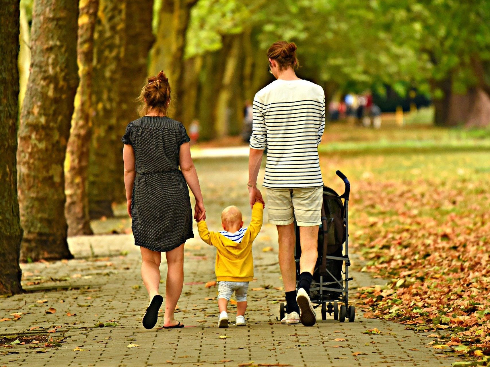 Die neue kinderinfo-Broschüre bietet Familien mit Babys und Kleinkindern einen guten Überblick zu Angeboten in Wien Die neue kinderinfo-Broschüre bietet Familien mit Babys und Kleinkindern einen guten Überblick zu Angeboten in Wien