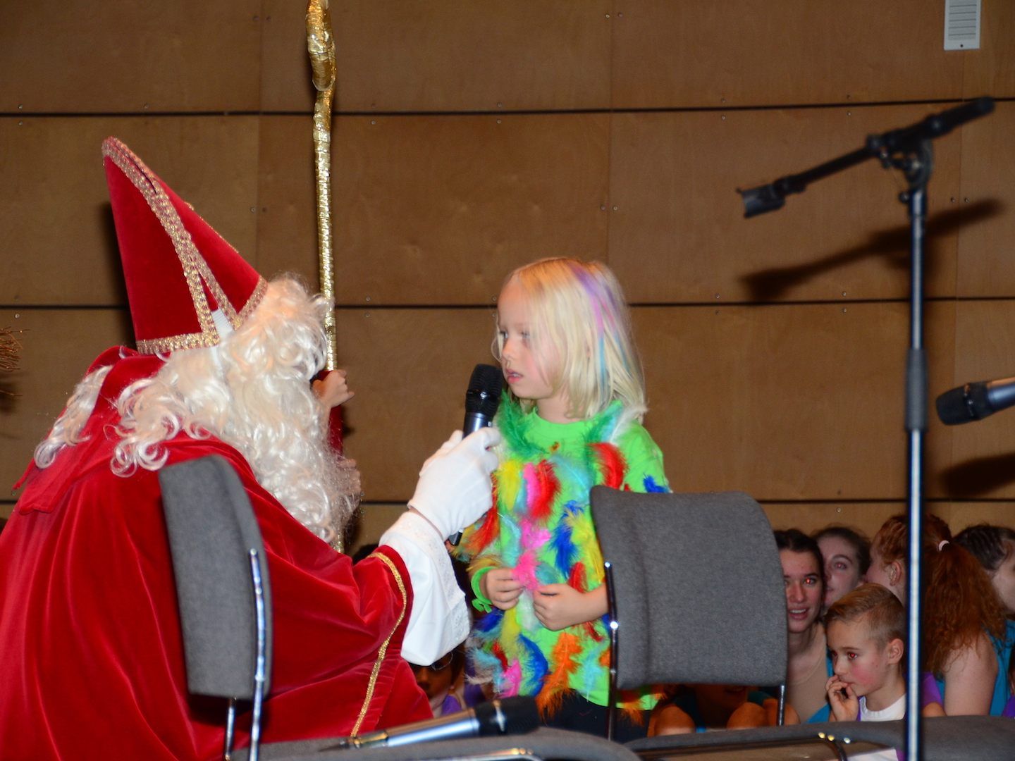 Beim Nikolausturnen der TS Mäder durfte der Nikolaus nicht fehlen
