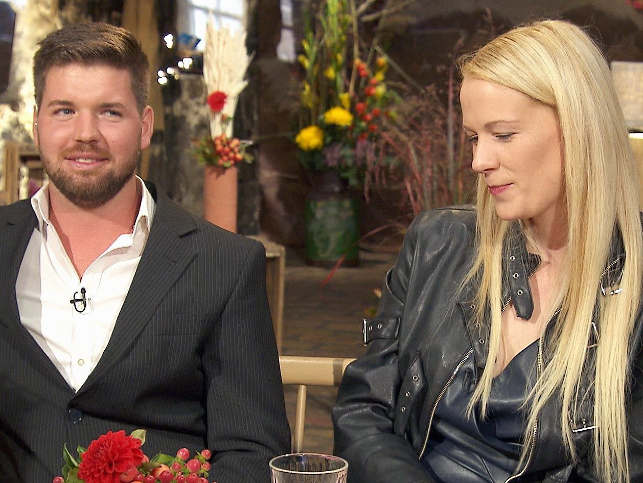 Hat Michael Carina mit Sonja, die er ebenfalls zum Scheunenfest eingeladen hatte, nach der Hofwoche betrogen? Hat Michael Carina mit Sonja, die er ebenfalls zum Scheunenfest eingeladen hatte, nach der Hofwoche betrogen?