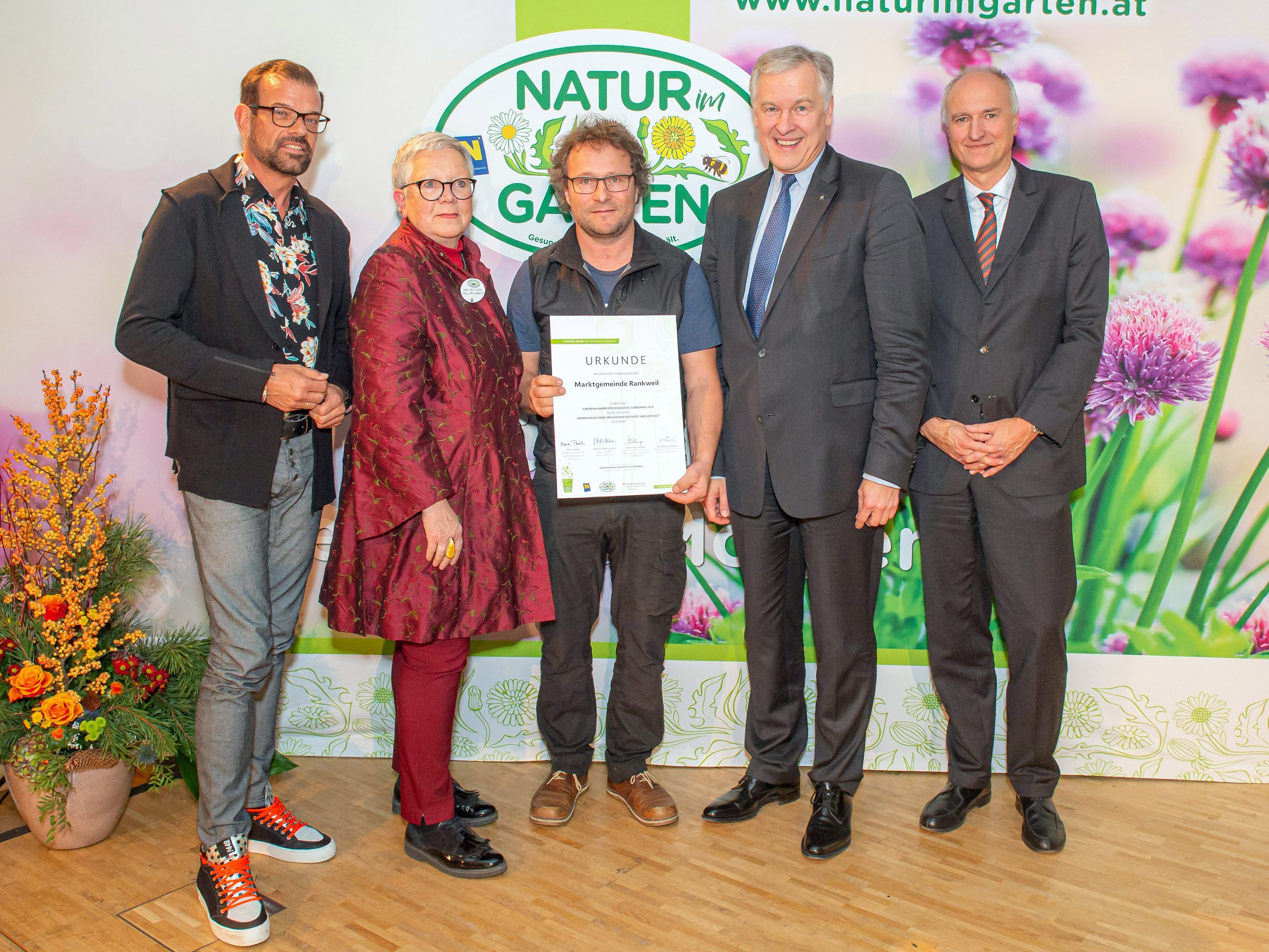 Bauhofleiter Wilfried Ammann bei der Überreichung der Urkunde in Krems © European Award for Ecological Gardening 2019 Bauhofleiter Wilfried Ammann bei der Überreichung der Urkunde in Krems © European Award for Ecological Gardening 2019
