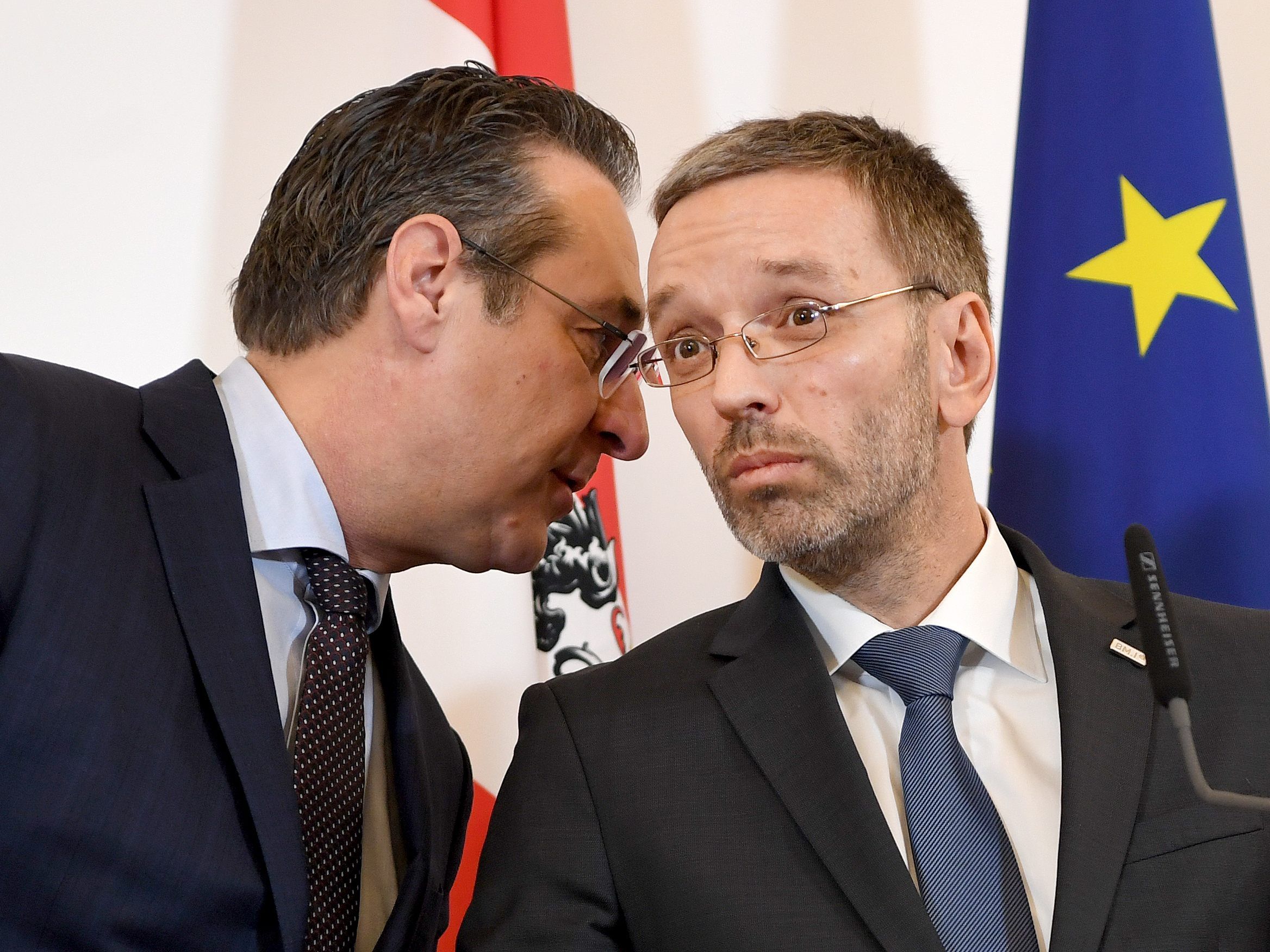 Kickl will von Straches Aktionen nichts gewusst haben. Kickl will von Straches Aktionen nichts gewusst haben.