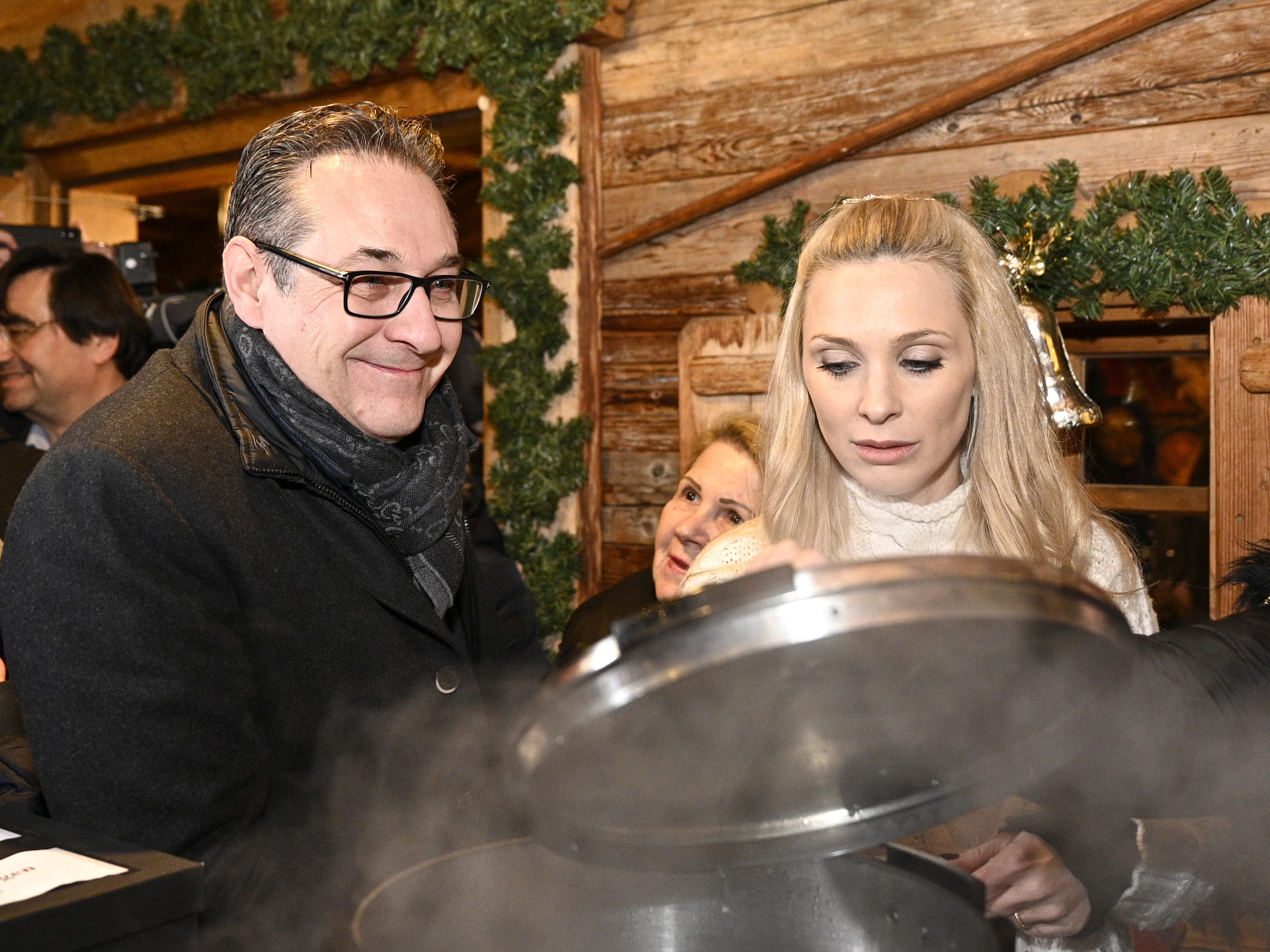 Philippa und Heinz-Christian Strache bei einer Charity-Veranstaltung am Sonntag in Wien. Philippa und Heinz-Christian Strache bei einer Charity-Veranstaltung am Sonntag in Wien.