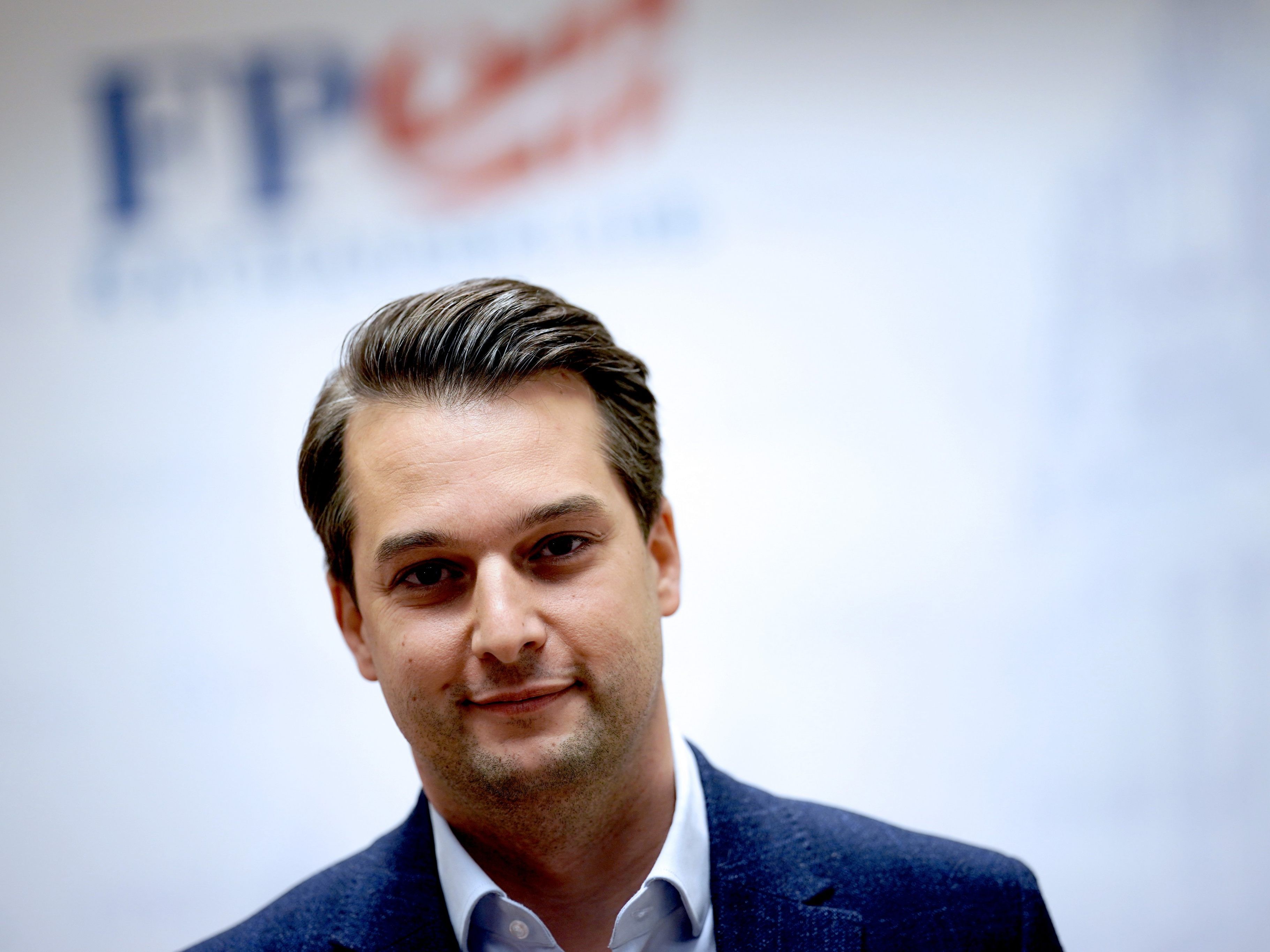 Am 14. März tritt Dominik Nepp offiziell die Nachfolge von HC Strache an. Am 14. März tritt Dominik Nepp offiziell die Nachfolge von HC Strache an.