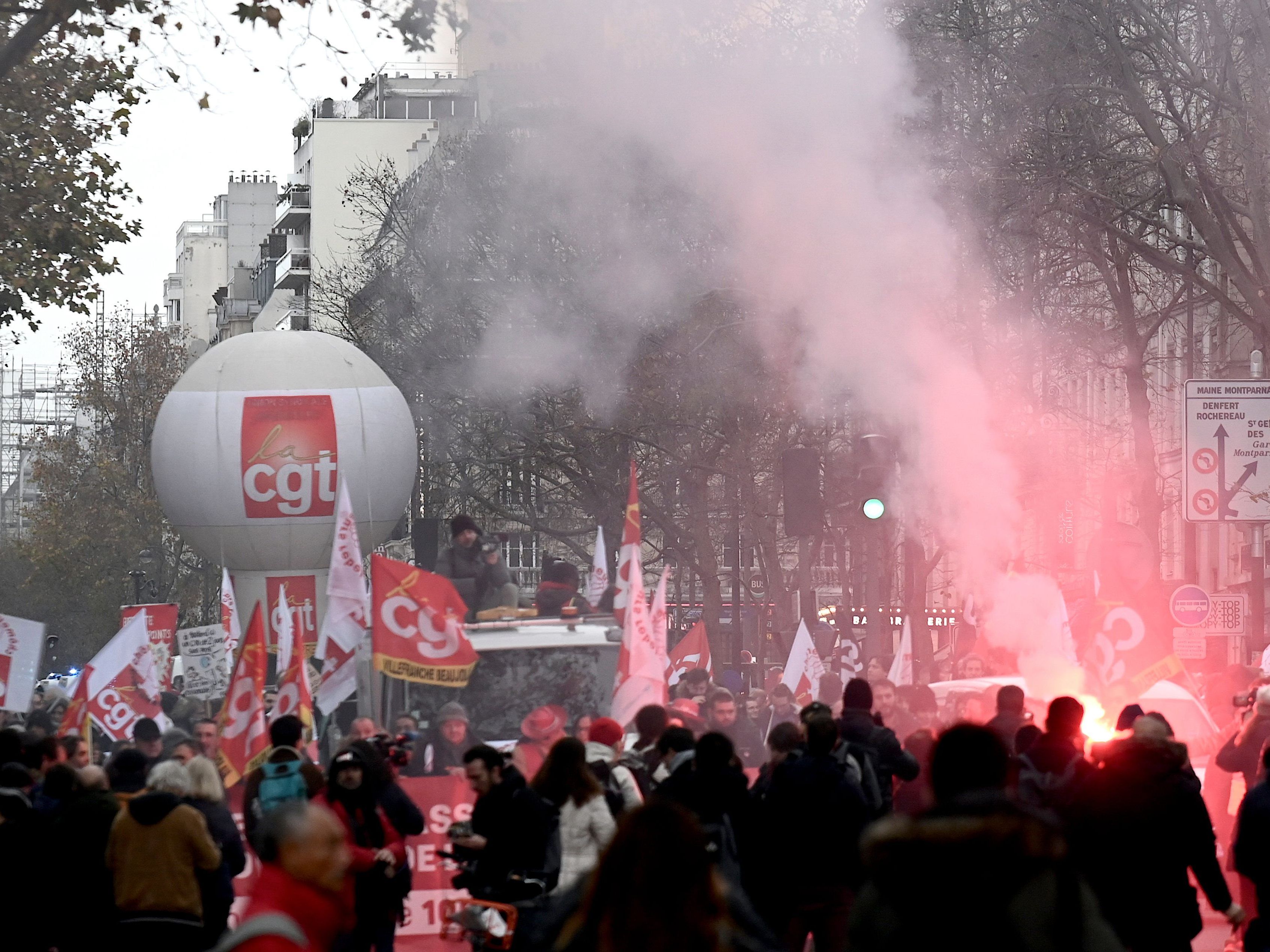 Weiter Streiks und Demonstrationen in Frankreich.