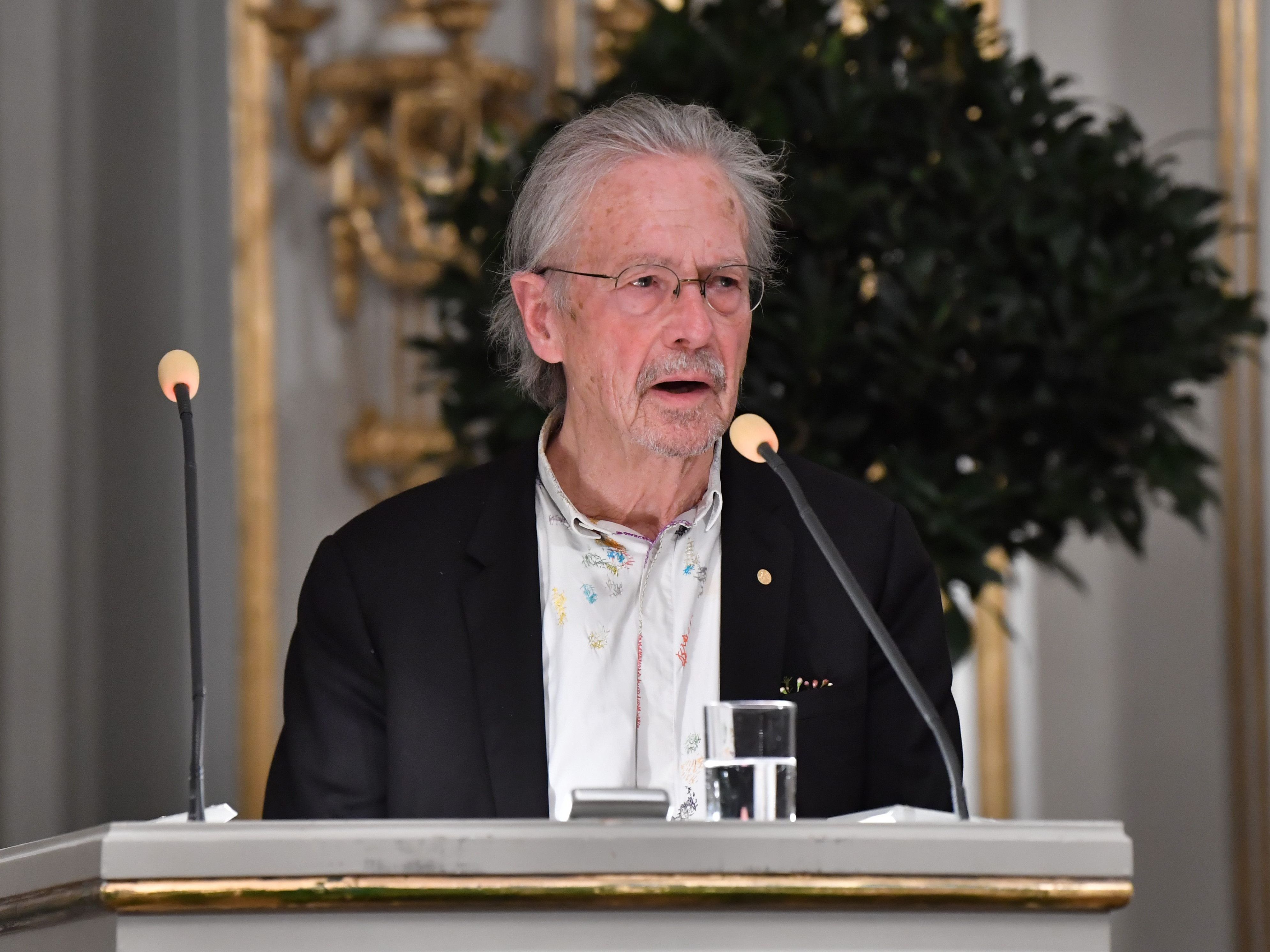 Peter Handke erhält am Dienstagnachmittag seinen Nobelpreis.