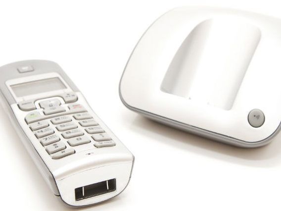 Die Abkürzung DECT steht heute für „Digital Enhanced Cordless Telecommunications“.
