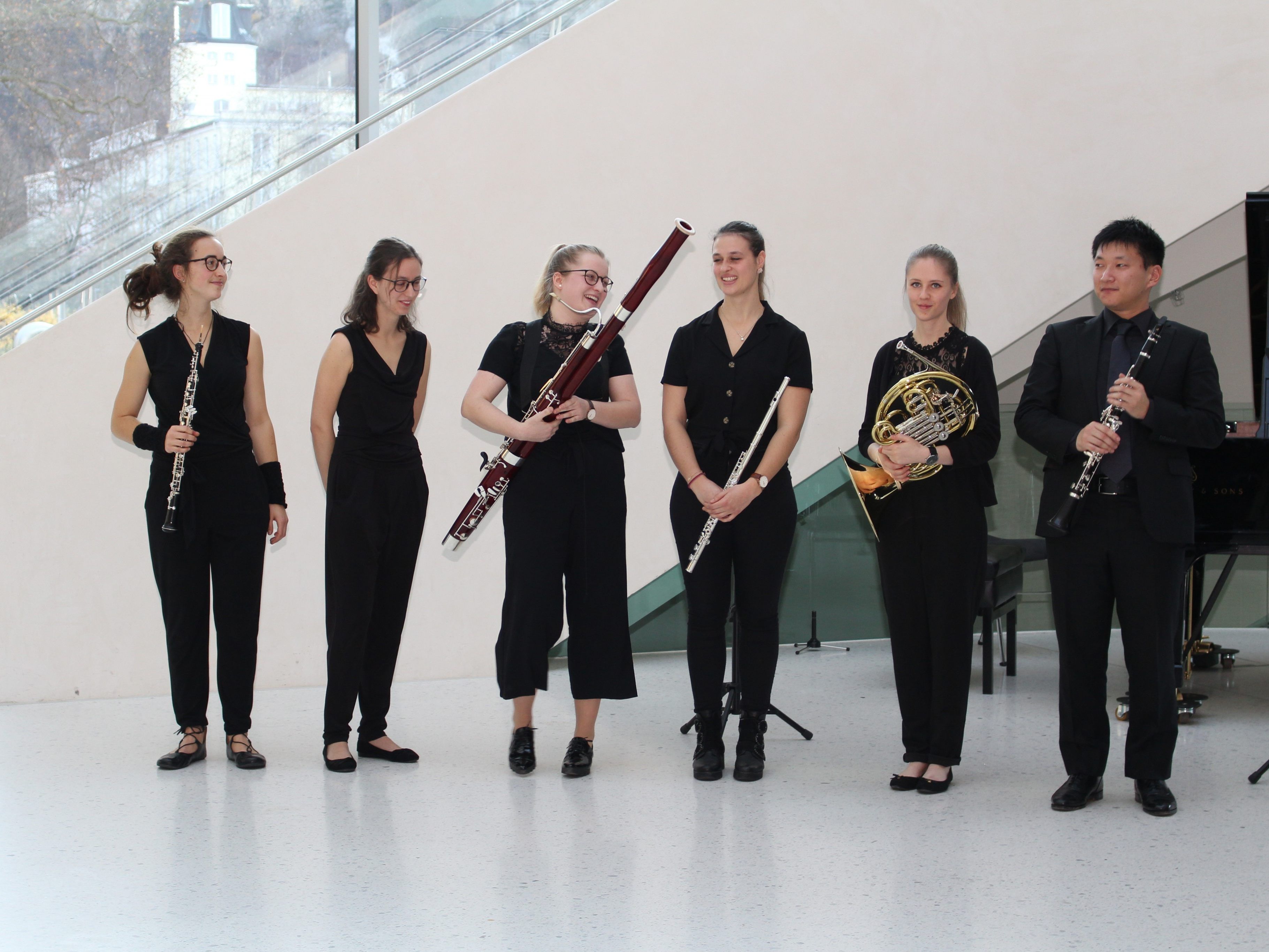 Melissa Hartmann, Judith Wiedemann, Anja Niederwolfsgruber, Anna Hanslbauer, Isabella Matt und Kenichi Kawabata.