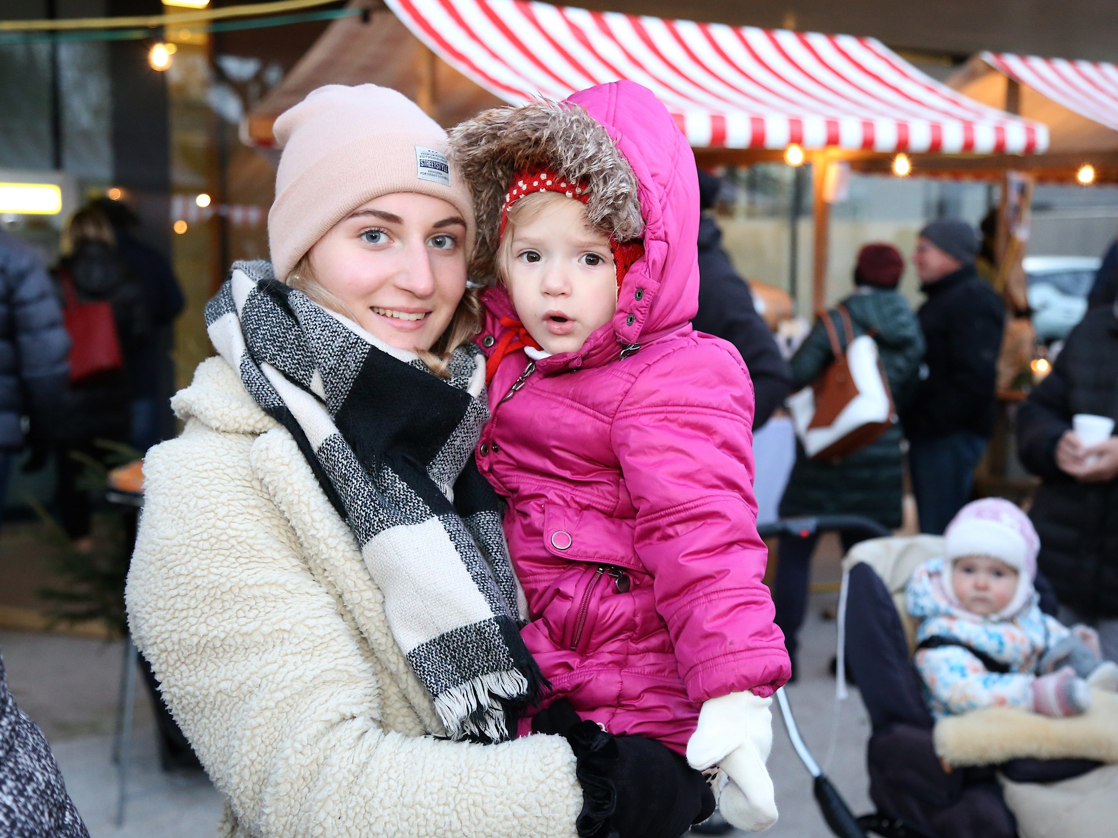 Hunderte Gäste amüsierten sich beim Adventmarkt in Tosters. Hunderte Gäste amüsierten sich beim Adventmarkt in Tosters.