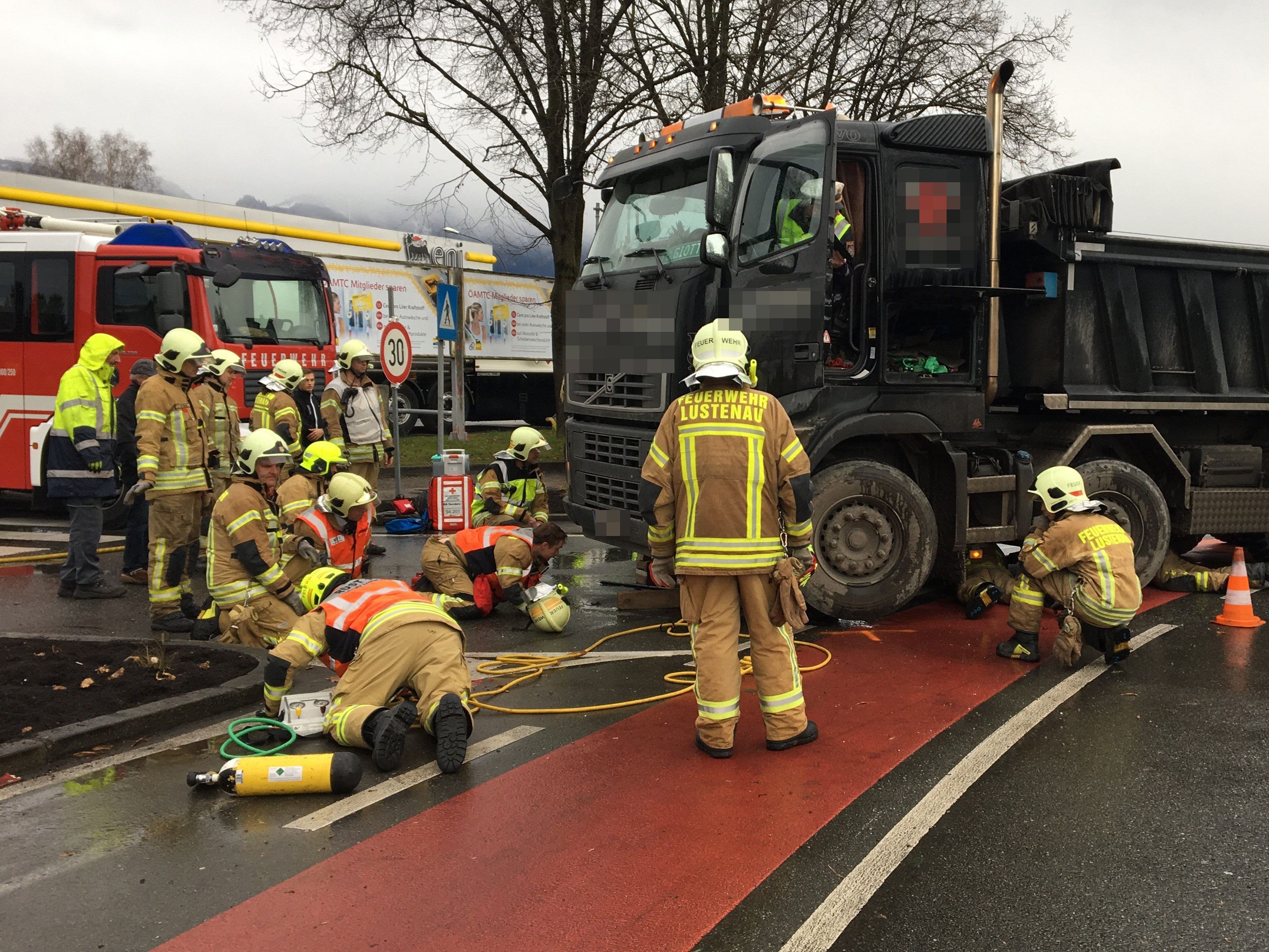 Ein Mann wurde bei einem Unfall in Lustenau schwer verletzt.