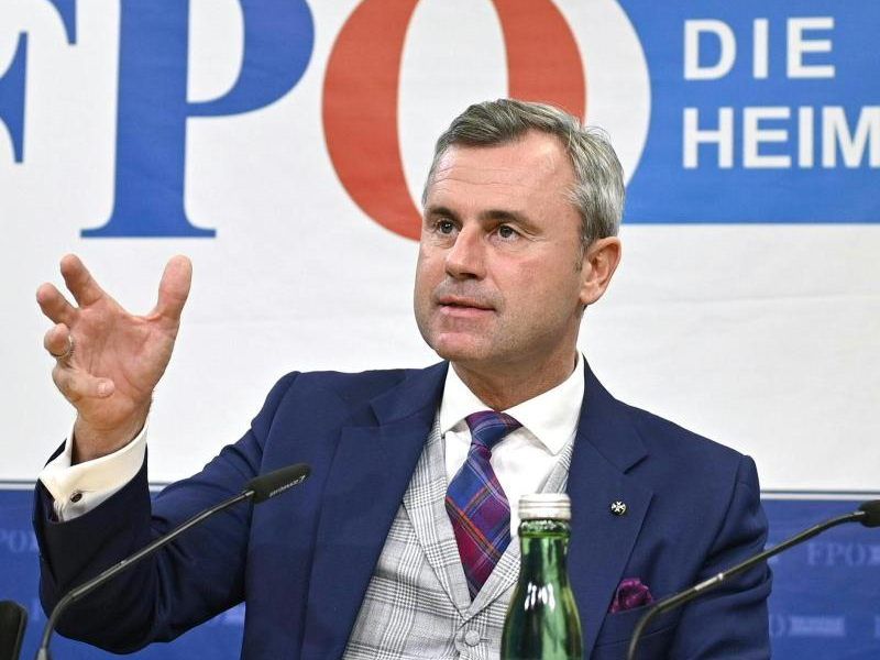 Hofer präsentiert die FPÖ der Zukunft Hofer präsentiert die FPÖ der Zukunft