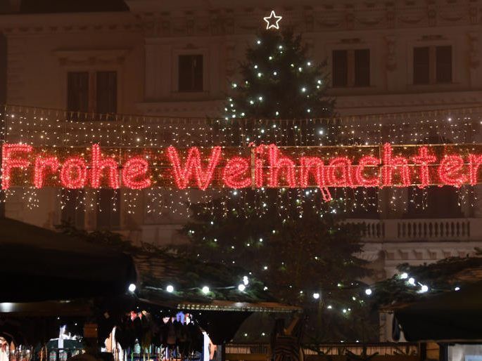 Themenbild - Frohe Weihnachten? Nicht für alle Themenbild - Frohe Weihnachten? Nicht für alle