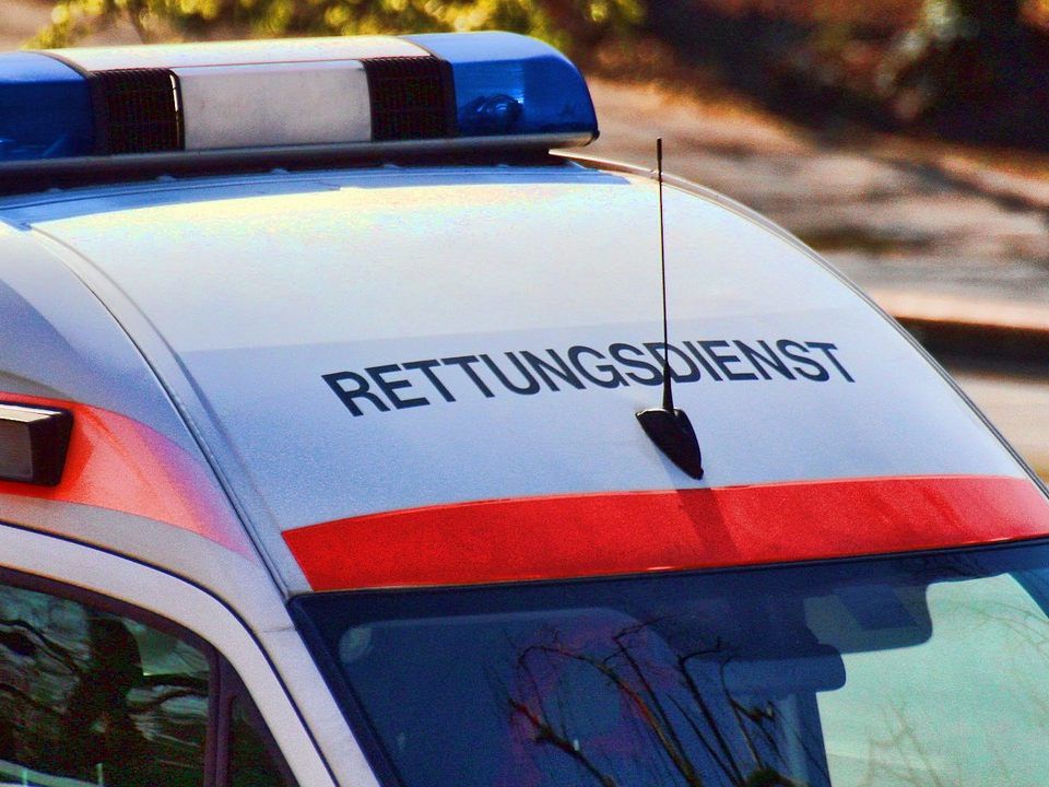 Die verletzte Frau wurde ins Spital gebracht.