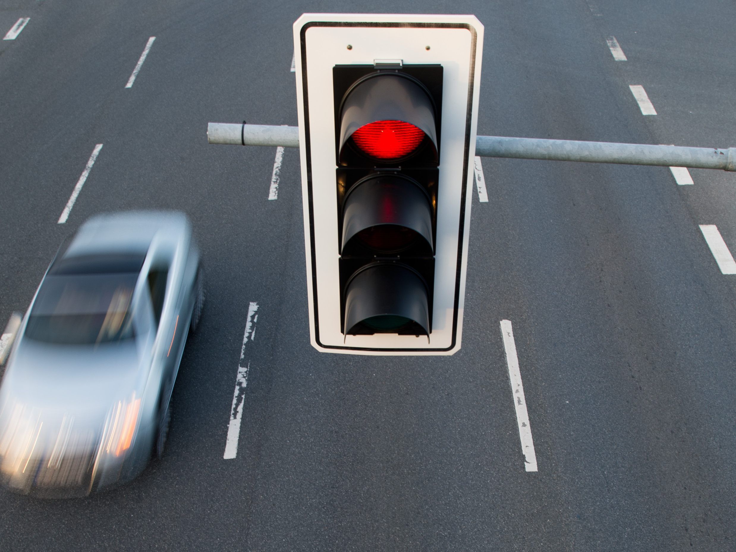 Der 18-jährige Lenker gab an, die rote Ampel übersehen zu haben.