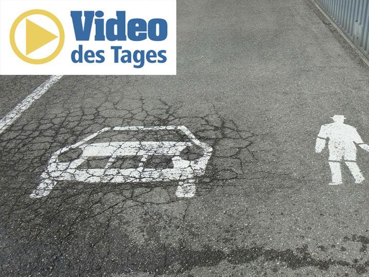 Fußgänger entkommt knapp dem Tod.