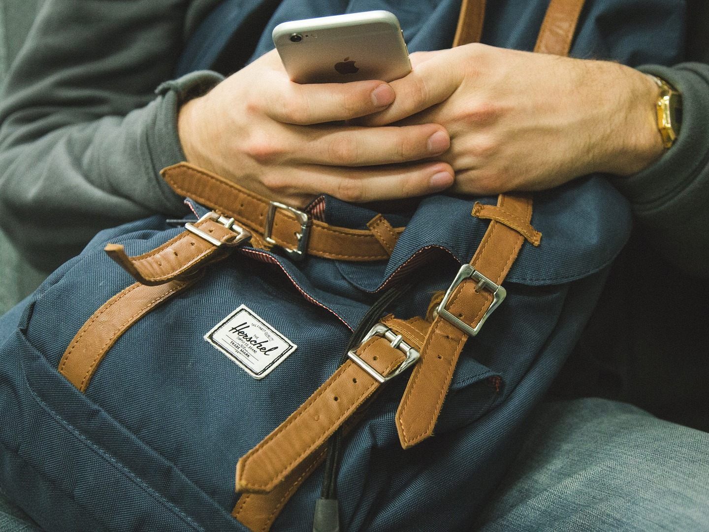 Einem 15-Jährigen wurde sein Handy geraubt Einem 15-Jährigen wurde sein Handy geraubt