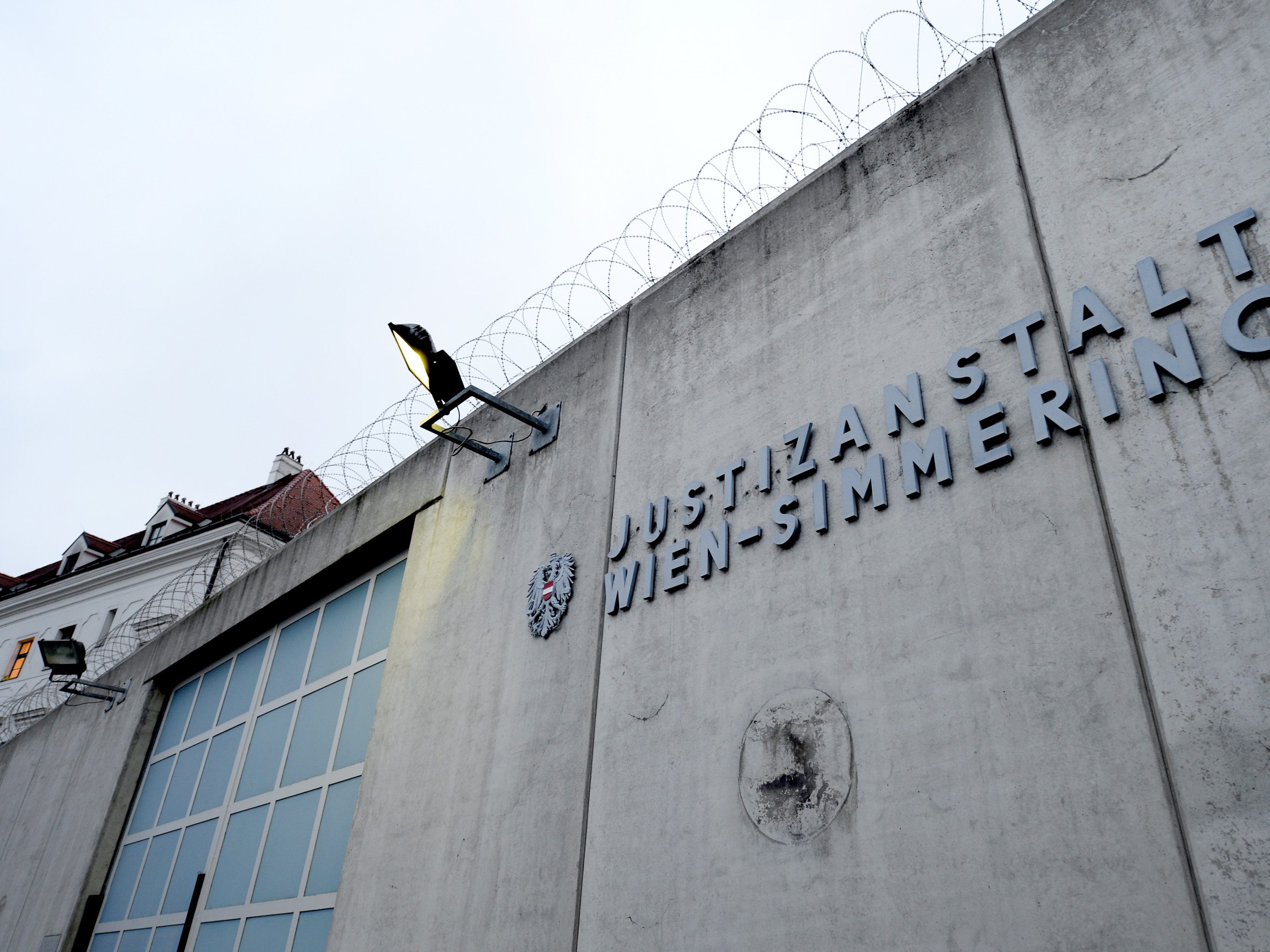 Die JA Wien-Simmering entließ Sergo P., weil von ihm anscheinend keine Gefahr zu erwarten war. Die JA Wien-Simmering entließ Sergo P., weil von ihm anscheinend keine Gefahr zu erwarten war.
