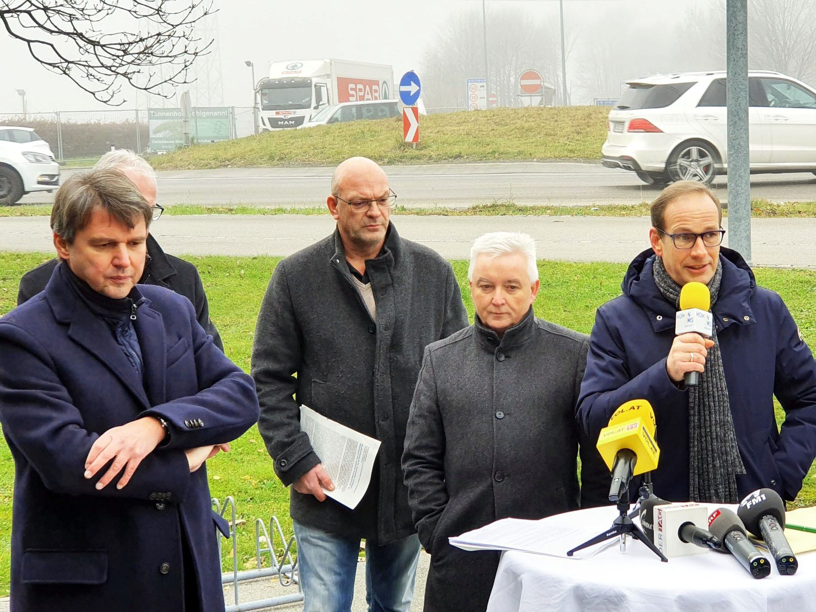 Bürgermeister Kurt Fischer (Lustenau), Bürgermeister Gottfried Brändle (Altach), Gemeindepräsident Roland Wälter (Diepoldsau), Bürgermeister Dieter Egger (Hohenems), Gemeindepräsident Rolf Huber (Oberriet) Bürgermeister Kurt Fischer (Lustenau), Bürgermeister Gottfried Brändle (Altach), Gemeindepräsident Roland Wälter (Diepoldsau), Bürgermeister Dieter Egger (Hohenems), Gemeindepräsident Rolf Huber (Oberriet)