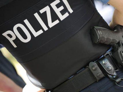 Der Buslenker hat den Fahrtenschreiber manipuliert und war doppelt so viel unterwegs als erlaubt. Der Buslenker hat den Fahrtenschreiber manipuliert und war doppelt so viel unterwegs als erlaubt.