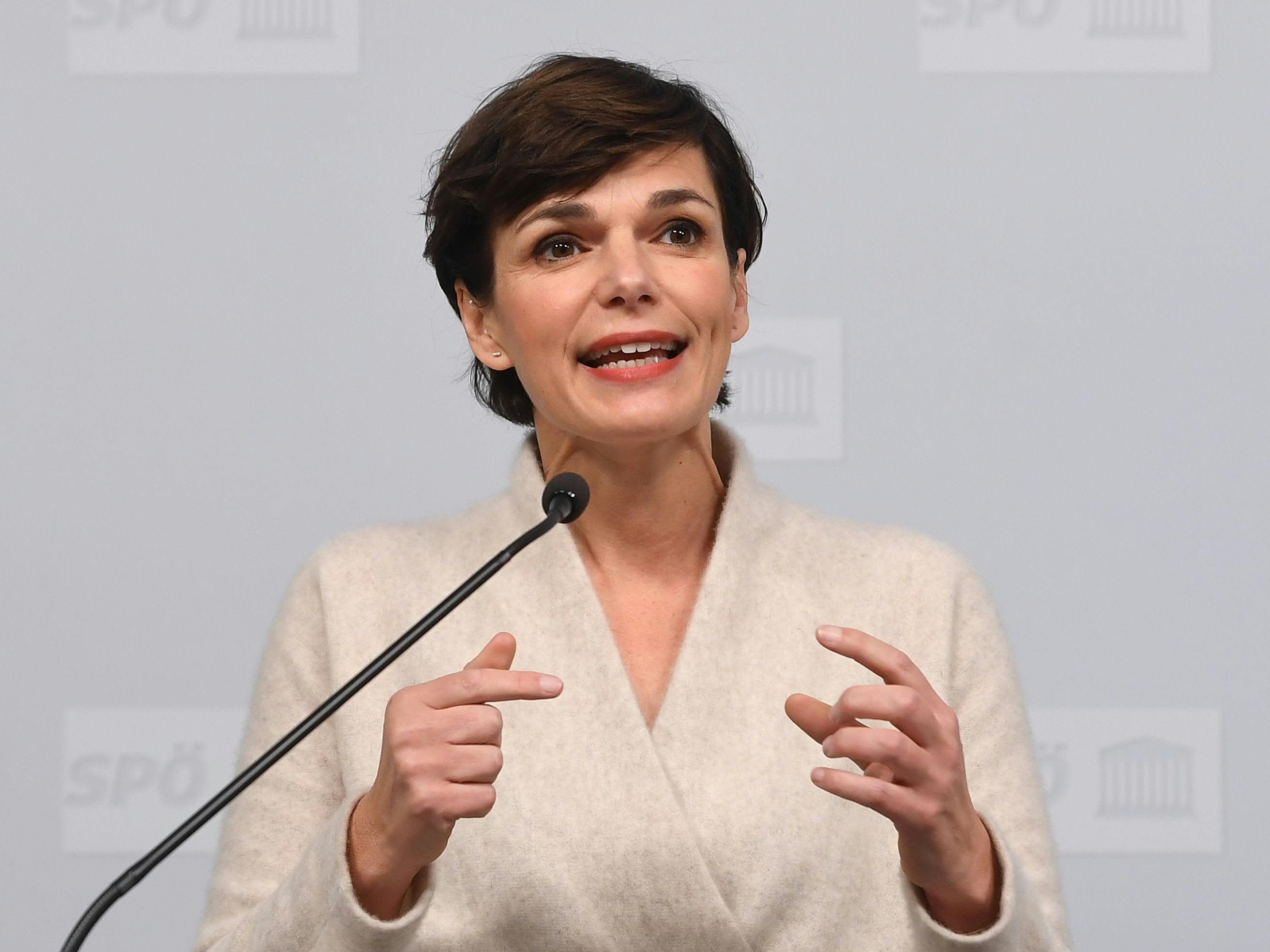 Rendi-Wagner begründet den ehestmöglichen Ausstieg mit der finanziellen Situation der SPÖ. Rendi-Wagner begründet den ehestmöglichen Ausstieg mit der finanziellen Situation der SPÖ.