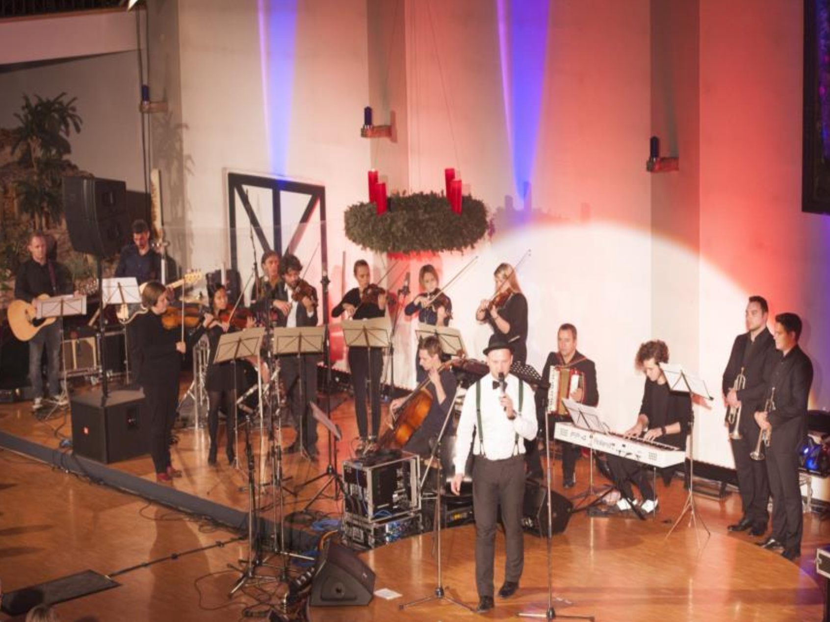 Der Lichtblicke Abend verwandelt die Altacher Kirche zu einem Ort der Solidarität Der Lichtblicke Abend verwandelt die Altacher Kirche zu einem Ort der Solidarität