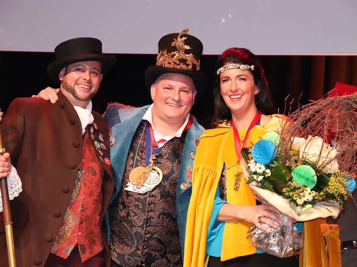 Auch das aktuell regierende Prinzenpaar besuchte den Altprinzenball. Auch das aktuell regierende Prinzenpaar besuchte den Altprinzenball.