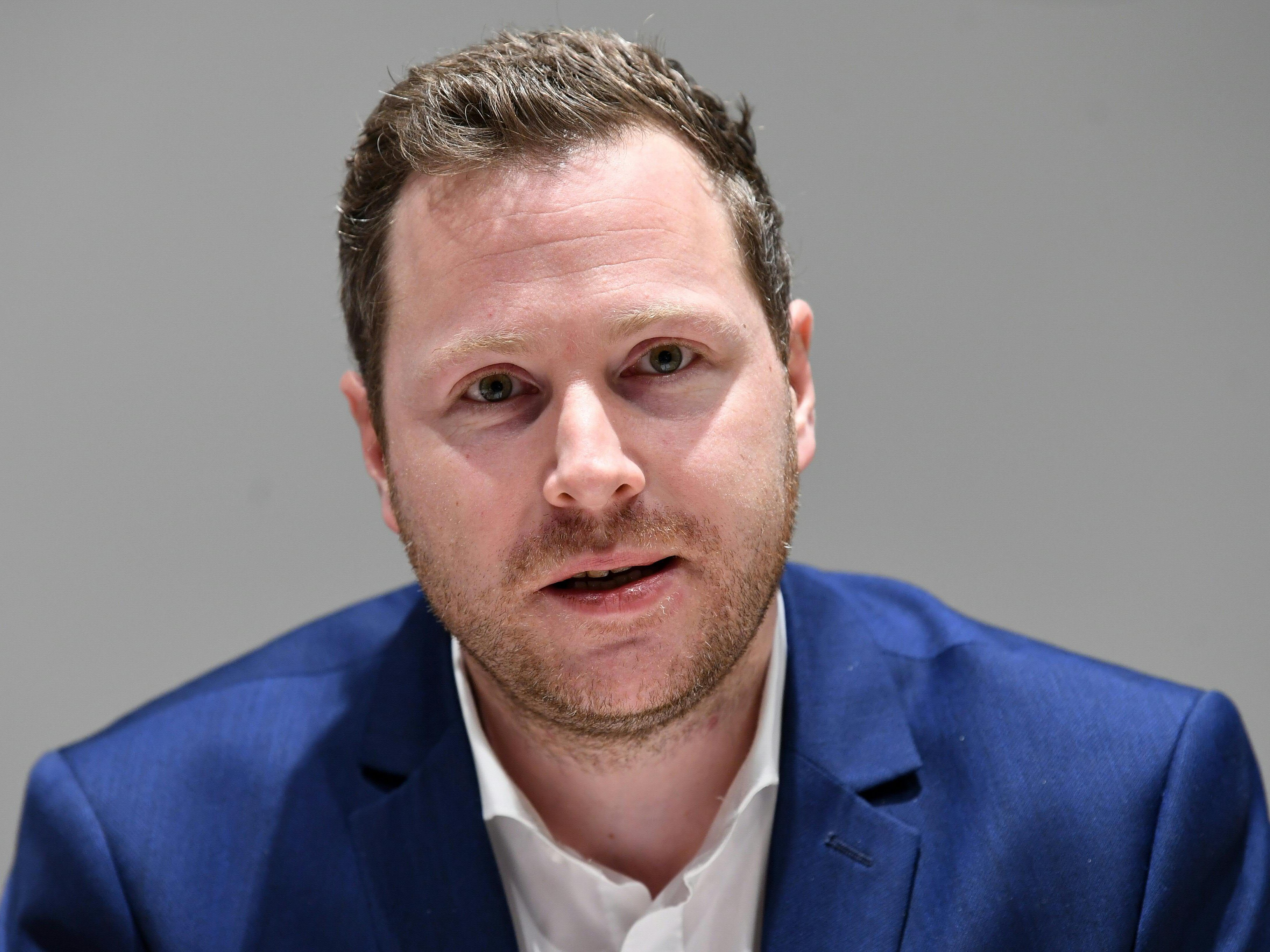 Schnedlitz möchte das Vertrauen der Bürger in die FPÖ wiederherstellen.
