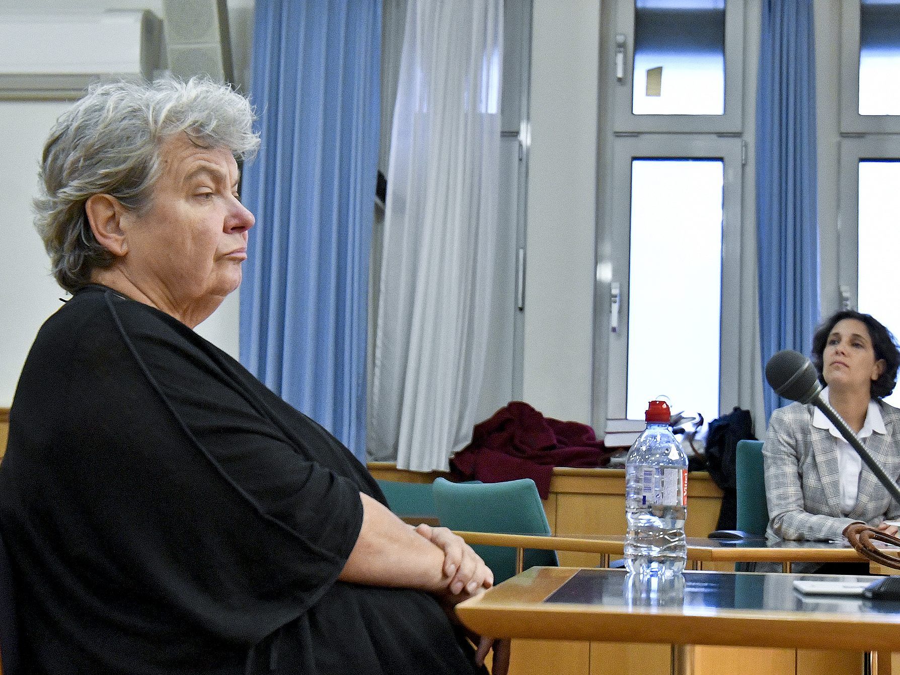 Die ehemalige Geschäftsführerin des Wiener Burgtheaters Silvia Stantejsky wurde zu zwei Jahren bedingt verurteilt. Die ehemalige Geschäftsführerin des Wiener Burgtheaters Silvia Stantejsky wurde zu zwei Jahren bedingt verurteilt.