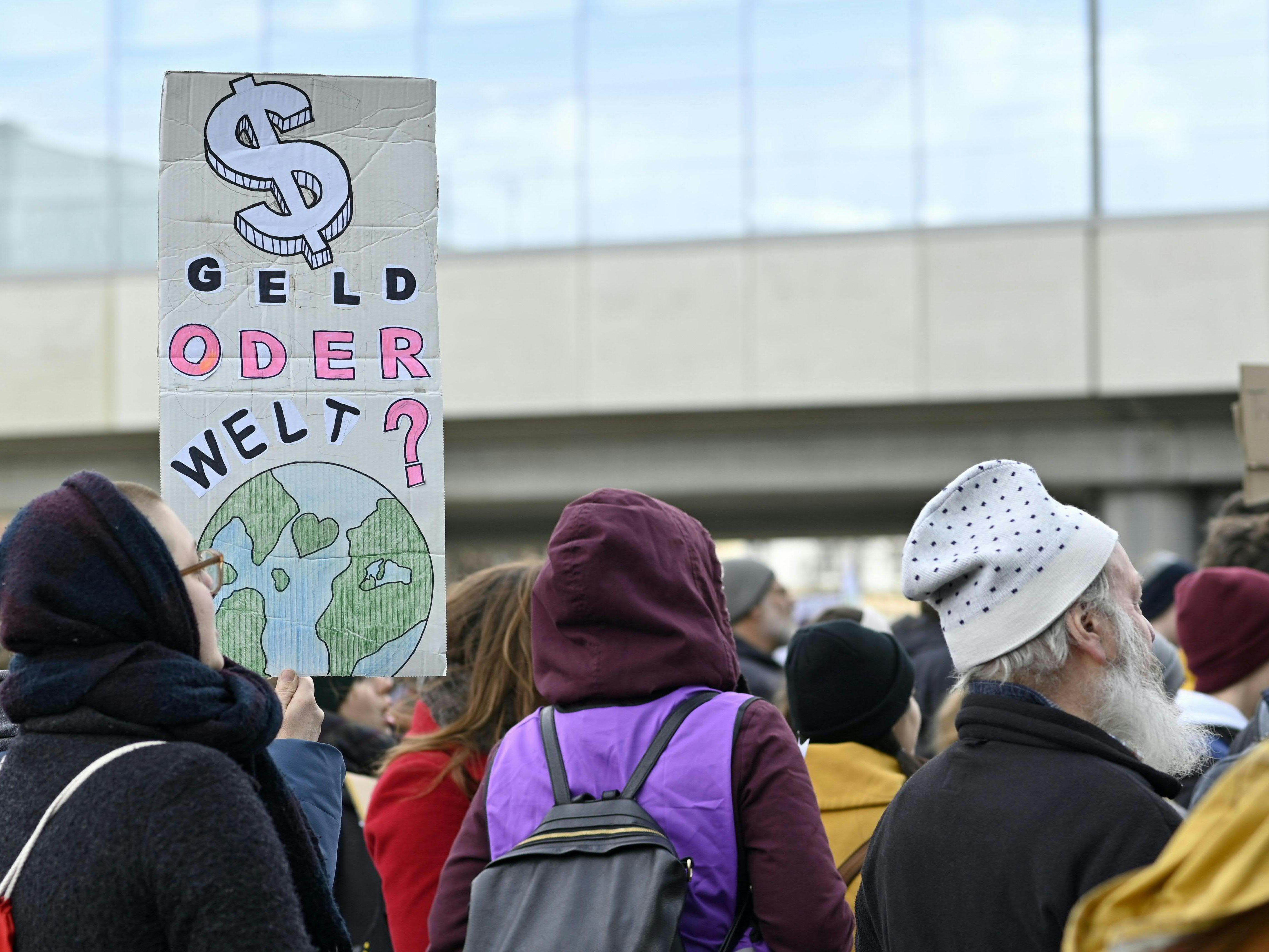 Fridays For Future kündigt eine Demo vor dem Bundeskanzleramt in Wien an.