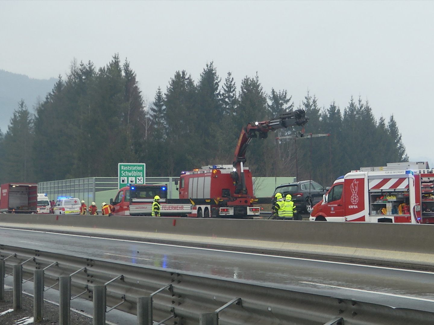 Mehrere Personen erlitten bei dem Massenunfall auf der S6 Verletzungen.