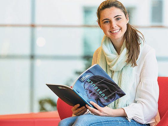 Das freiwillige digitale Jahr soll vor allem junge Frauen für digitale Berufe begeistern. (Foto: Jürgen Gorbach/ AK) Das freiwillige digitale Jahr soll vor allem junge Frauen für digitale Berufe begeistern. (Foto: Jürgen Gorbach/ AK)