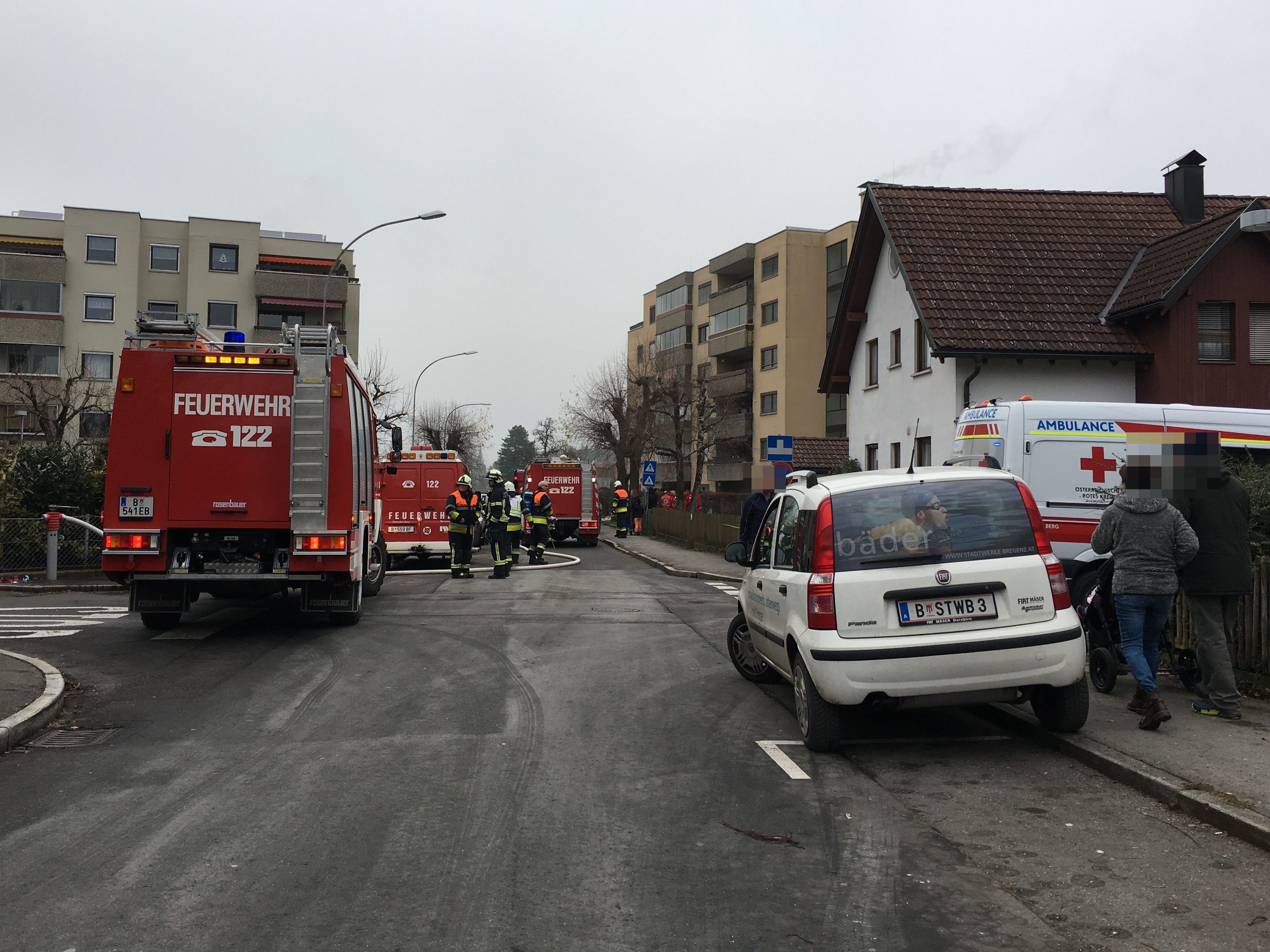 Das Feuer brach in der Zanderstraße aus Das Feuer brach in der Zanderstraße aus