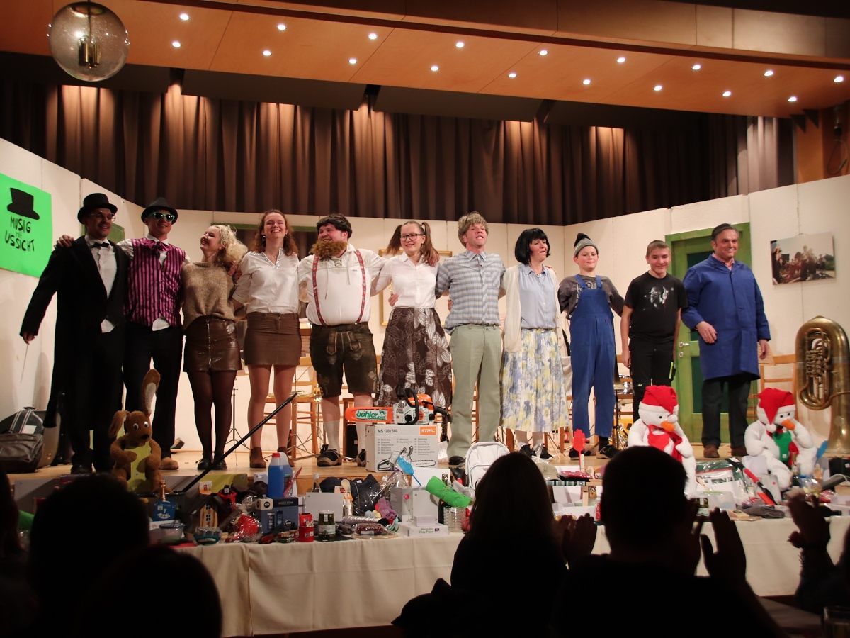 Die „Schauspieler-Crew“ des Musikvereins begeisterte. Die „Schauspieler-Crew“ des Musikvereins begeisterte.
