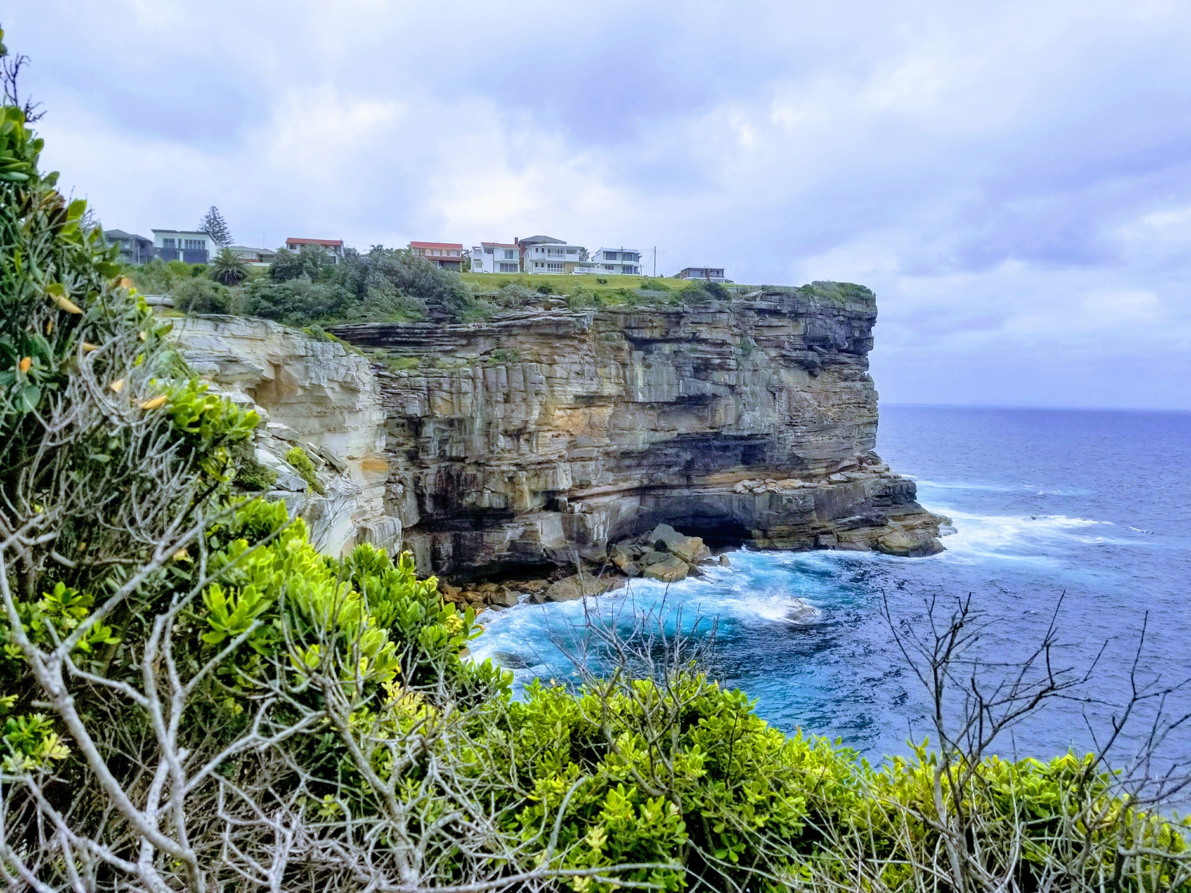 Die Klippen des Diamond Bay in Australien.