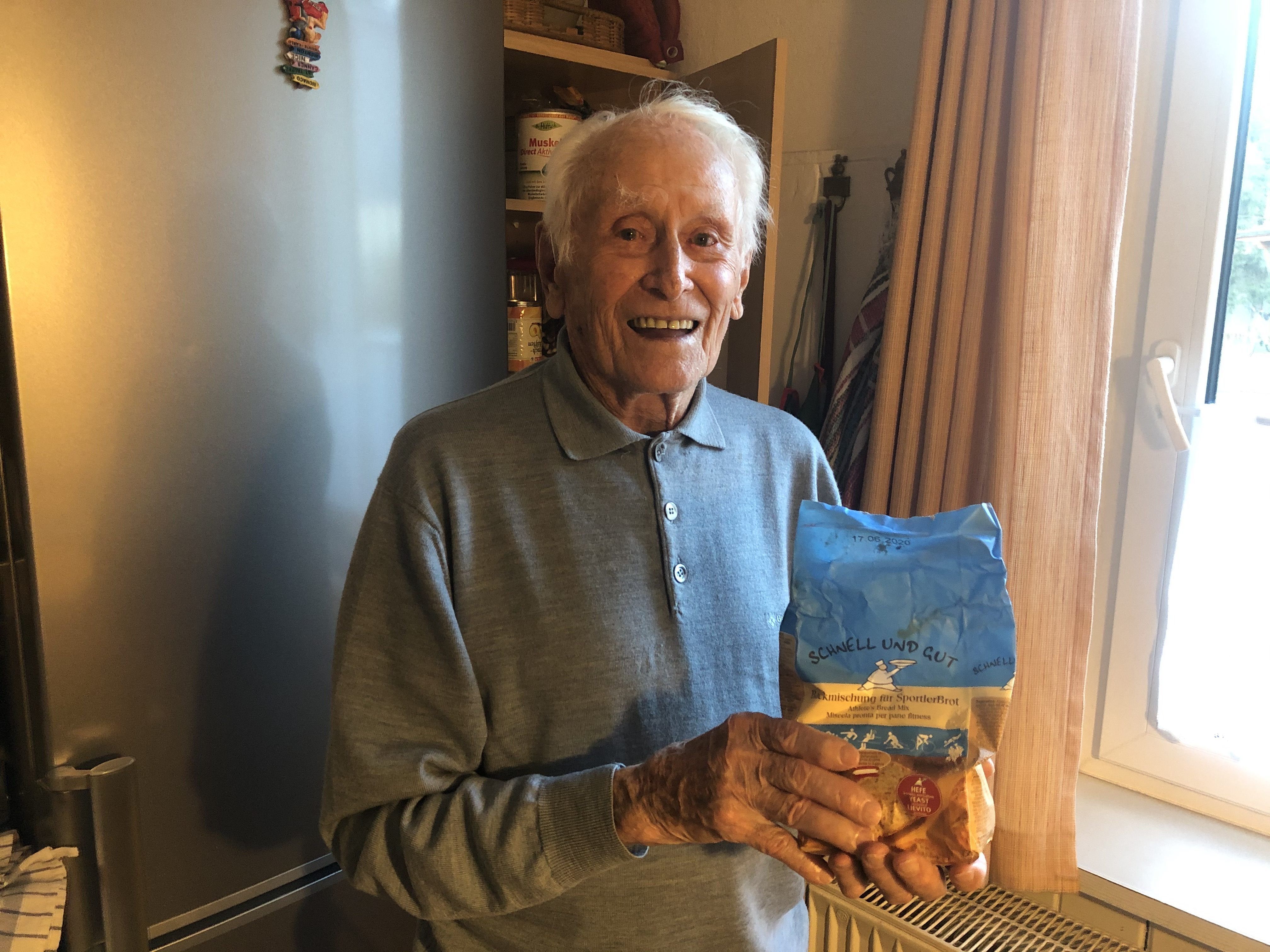 Aus der Sportlermischung macht Gerog Seethaler sein eigenes Brot. Aus der Sportlermischung macht Gerog Seethaler sein eigenes Brot.