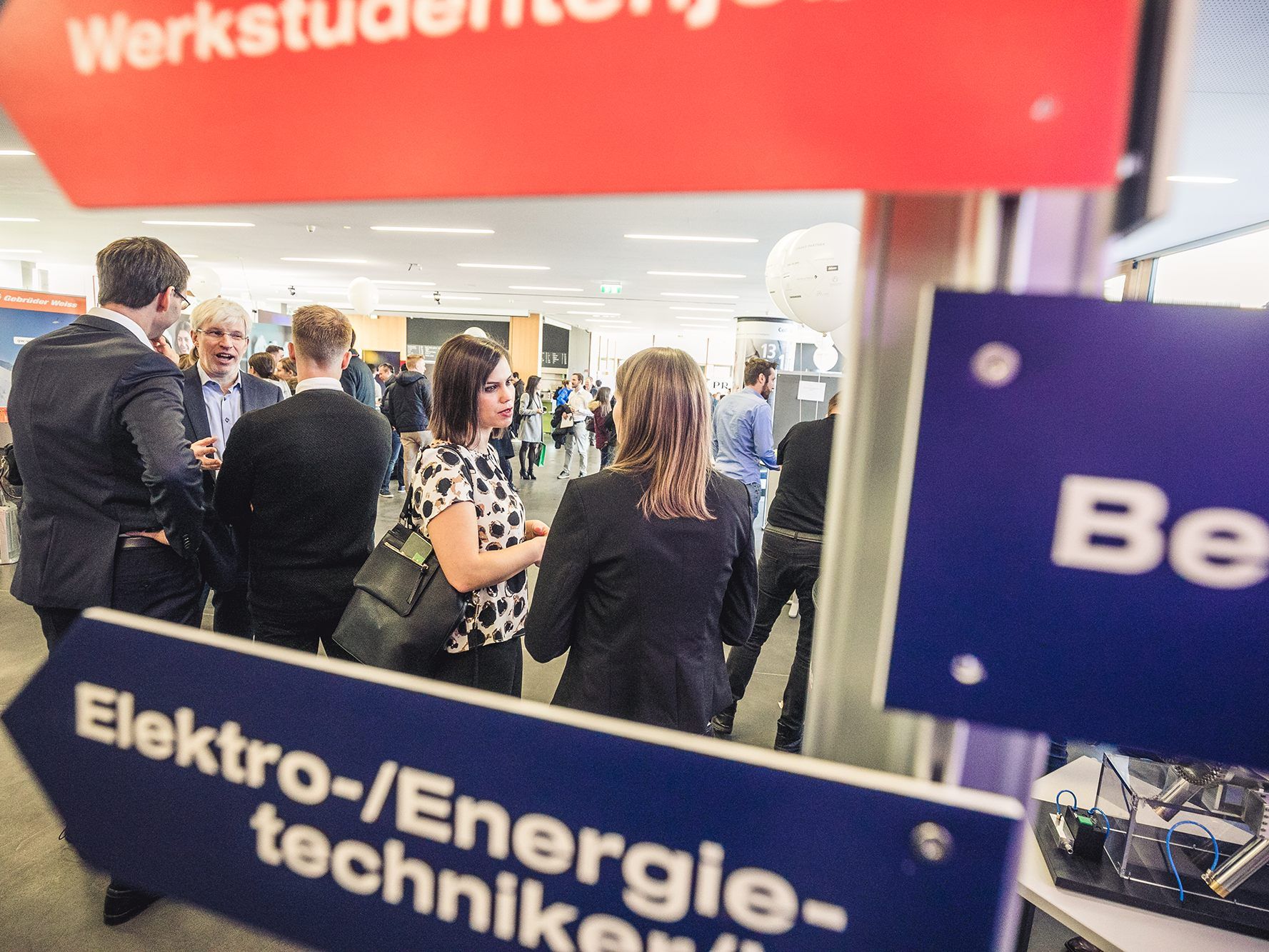 Insgesamt 115 Firmen informieren über ihre Stellenangebote.