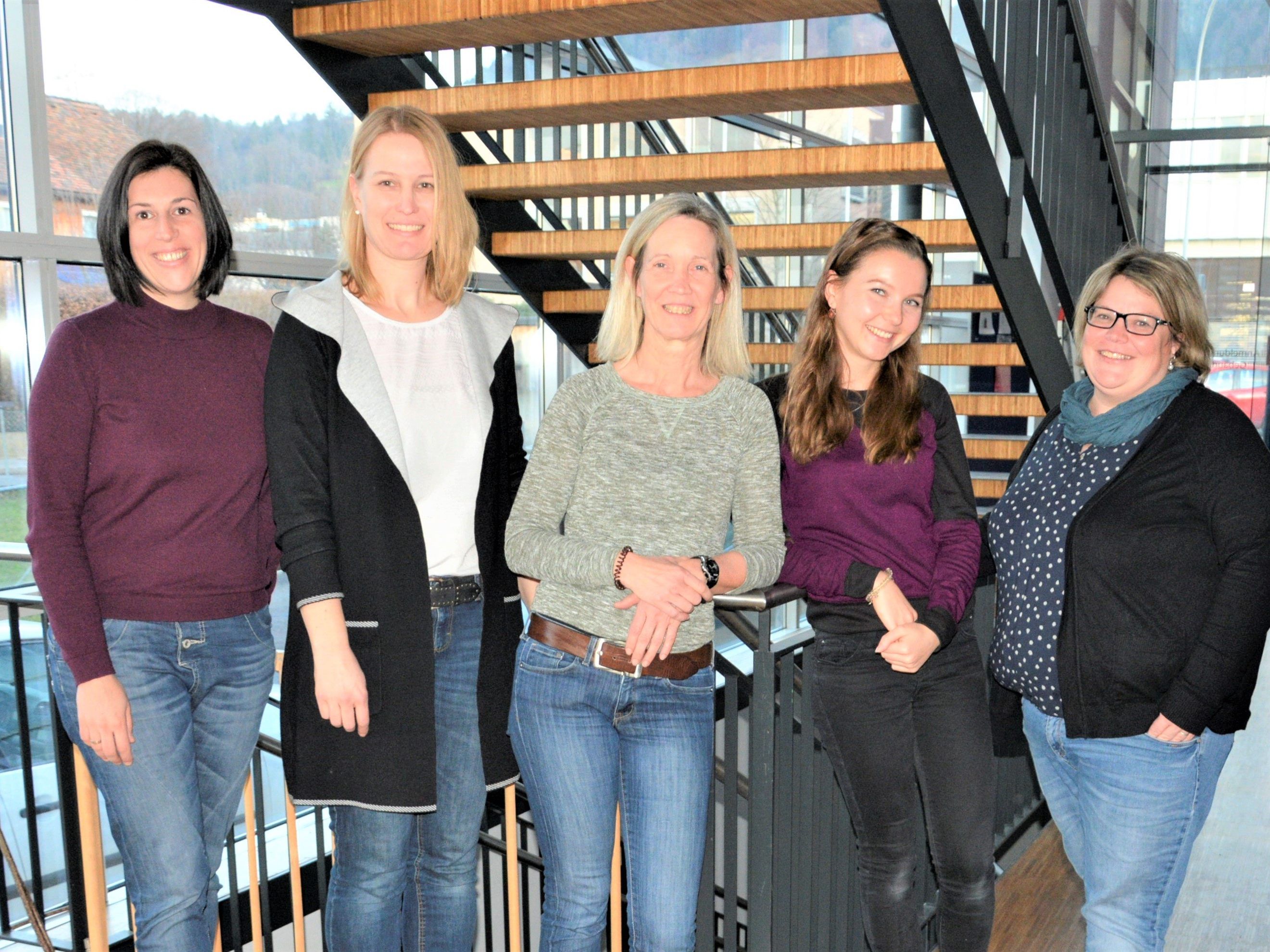 Das Team vom LZH-Kindergarten mit Elisabeth Minatti (ganz rechts) und Teresa Schneider (Frühförderung), (zweite von rechts).