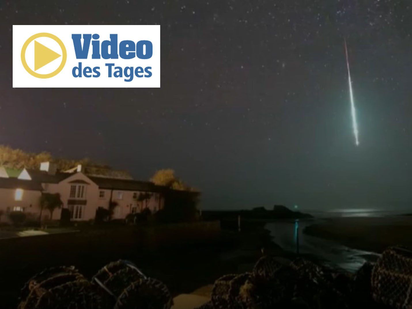 Fotograf Chris Small hielt zwei Explosionen von Meteoriten mit der Kamera fest.
