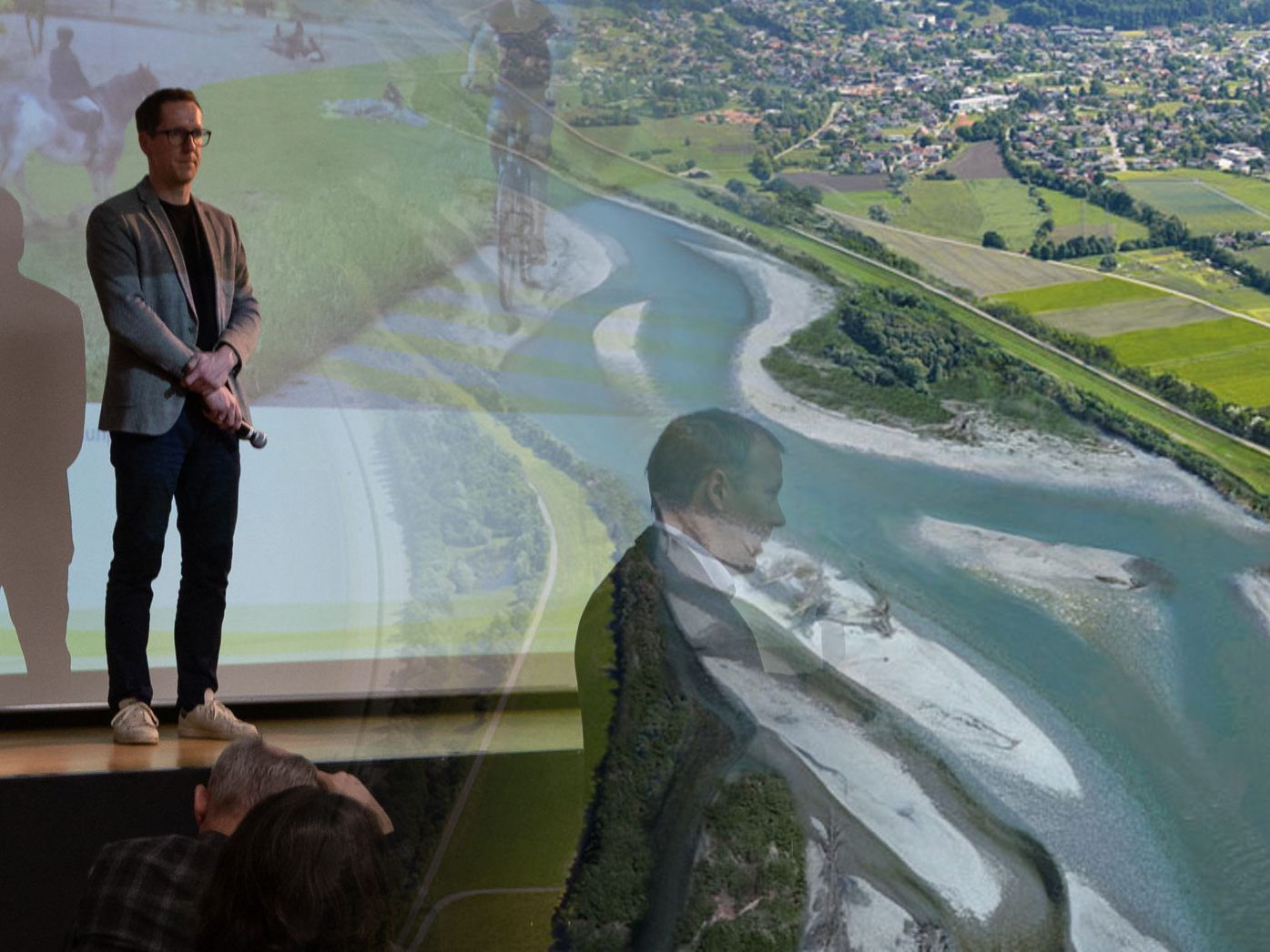 Informationsveranstaltung zu Hochwasserschutzprojekt Rhesi in Koblach.