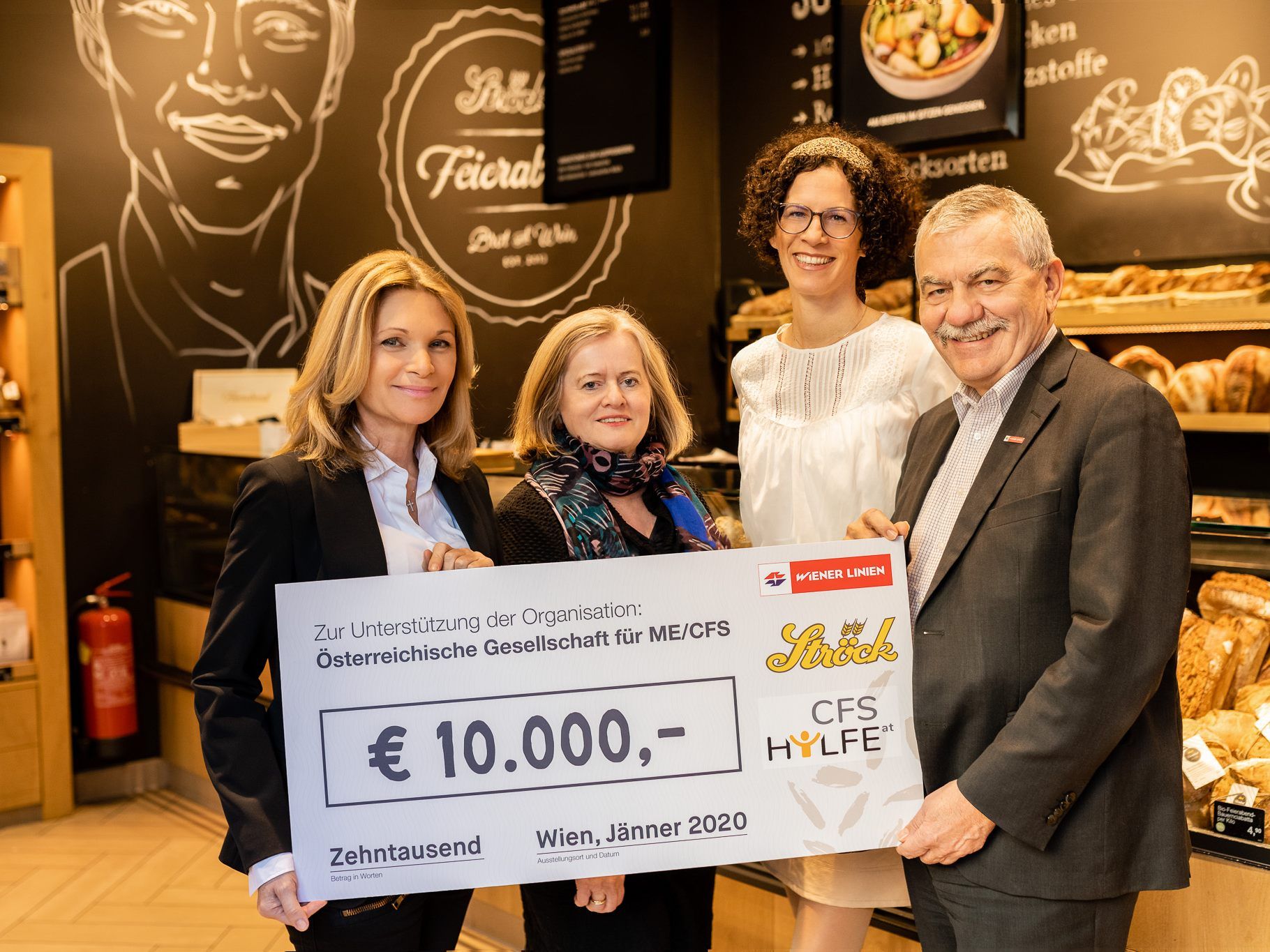 Der Österreichischen Gesellschaft konnte ein Scheck über 10.000 Euro übergeben werden. Der Österreichischen Gesellschaft konnte ein Scheck über 10.000 Euro übergeben werden.