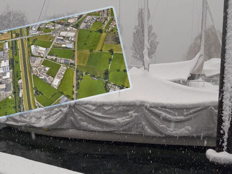 Die Überwinterung von Booten im Wasser stellt nicht immer die beste Variante dar. Sicherer vor Schnee- und Eisdruck sind sie in Lagerhallen. Die Überwinterung von Booten im Wasser stellt nicht immer die beste Variante dar. Sicherer vor Schnee- und Eisdruck sind sie in Lagerhallen.