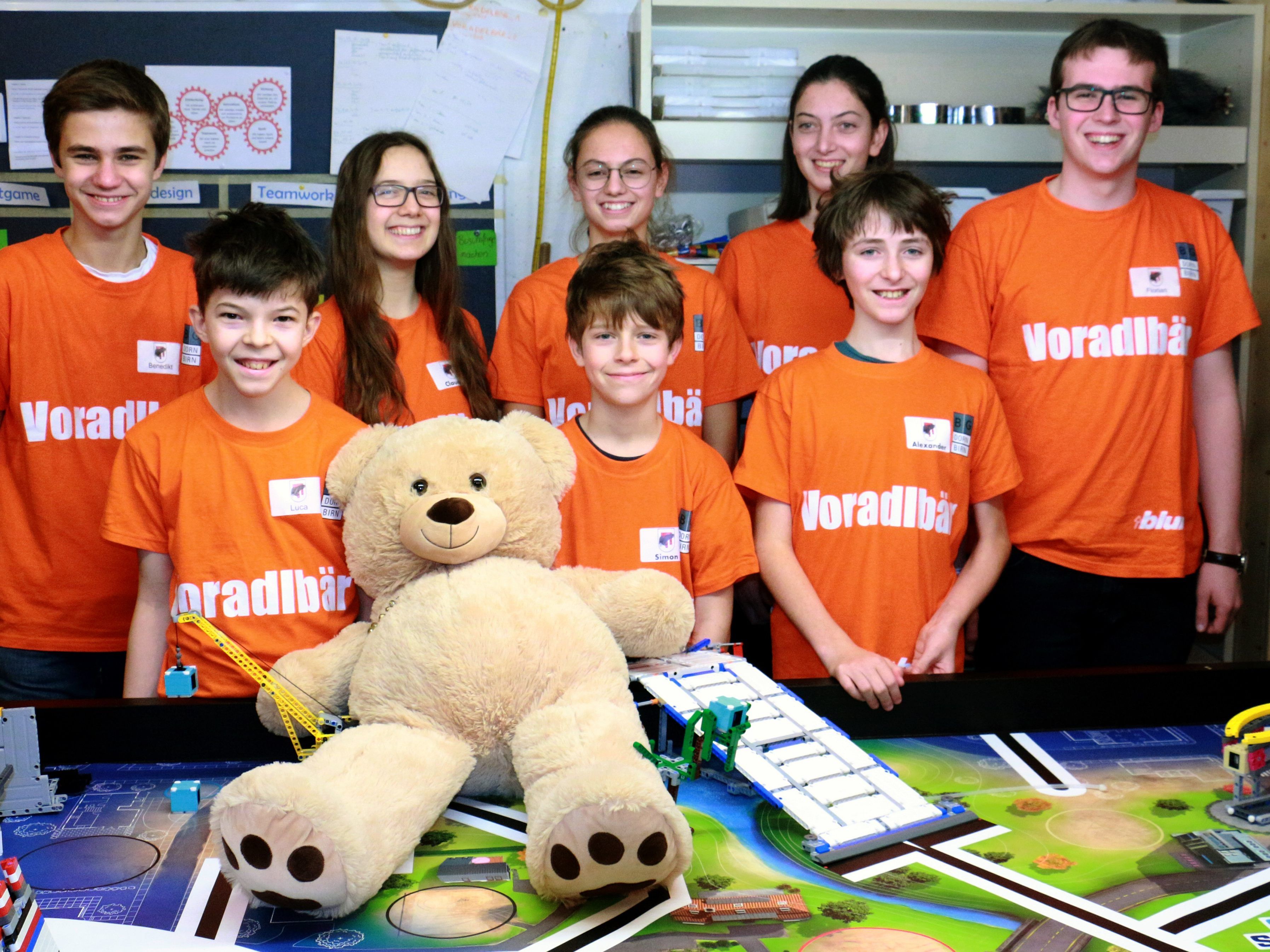 Das Team „Voradlbär“ des BG Dornbirn ist FLL Champion 2019.