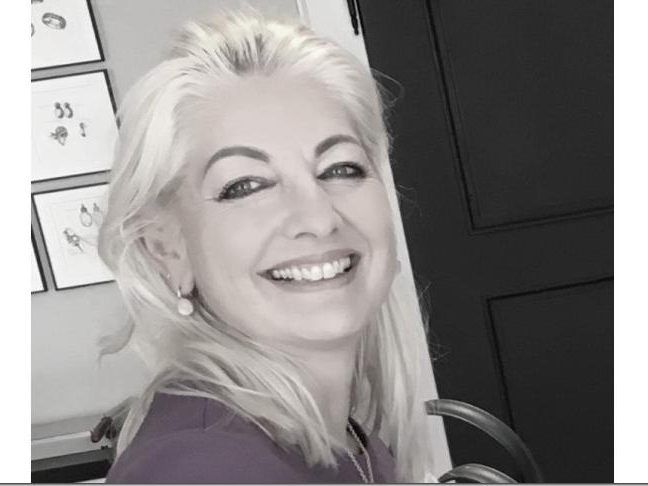 Susanne Dieterle hofft auf einen baldigen Baustart vom Schmuckstück GH Kreuz Susanne Dieterle hofft auf einen baldigen Baustart vom Schmuckstück GH Kreuz
