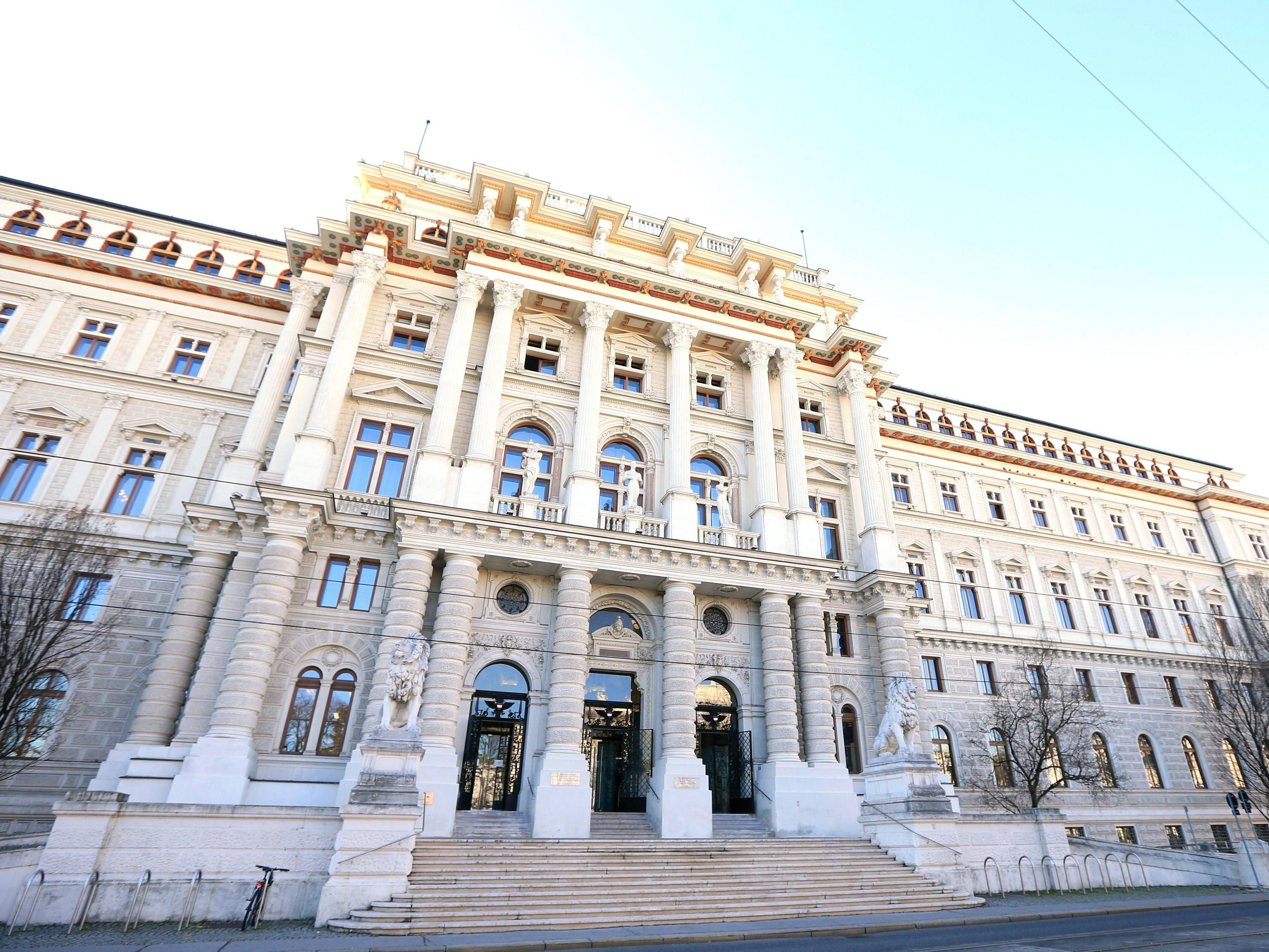 Strache und andere blitzten mit Beschwerden vor dem OLG Wien ab.