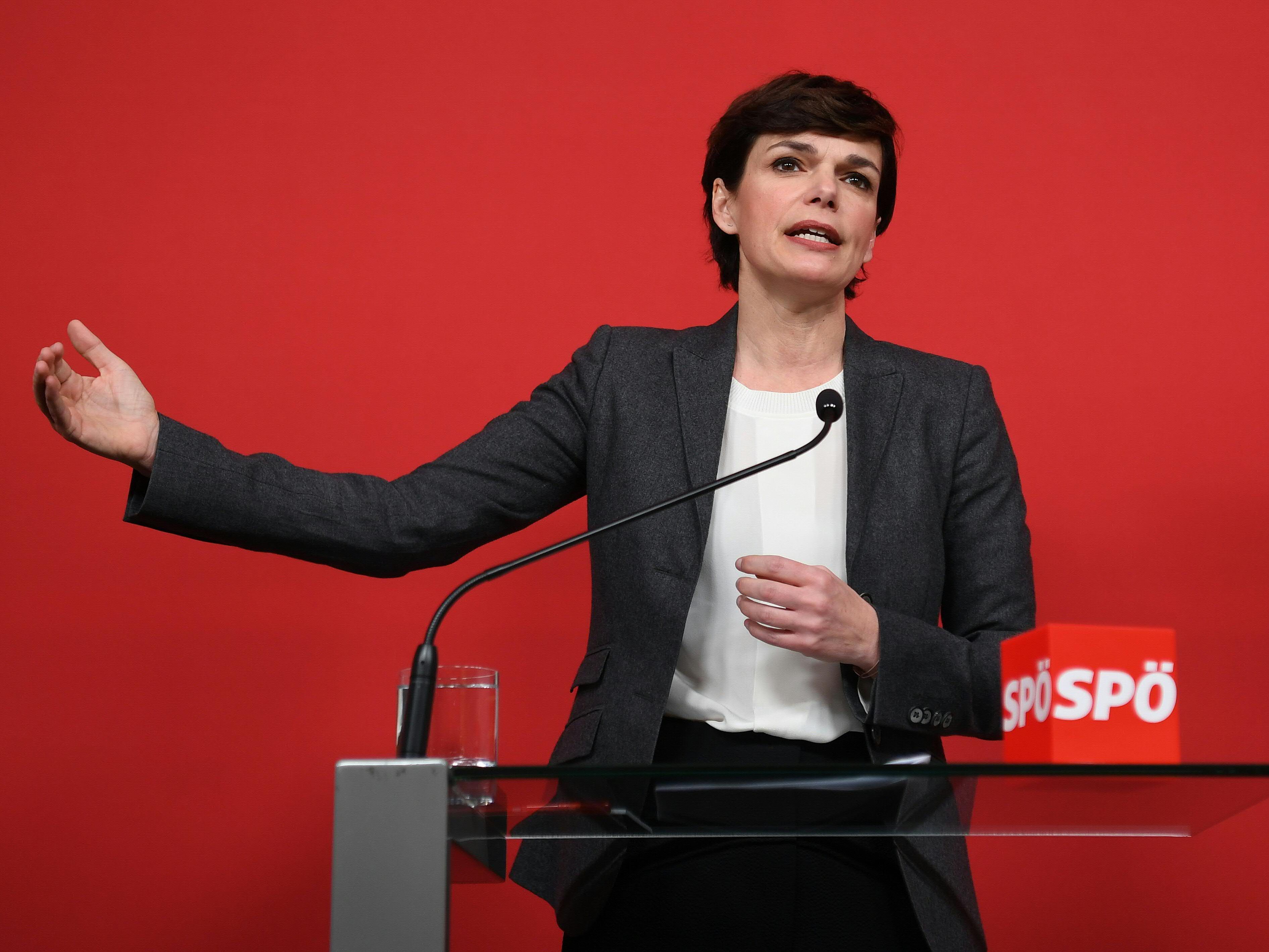 Pamela Rendi-Wagner lud heute zum ersten "roten Foyer".
