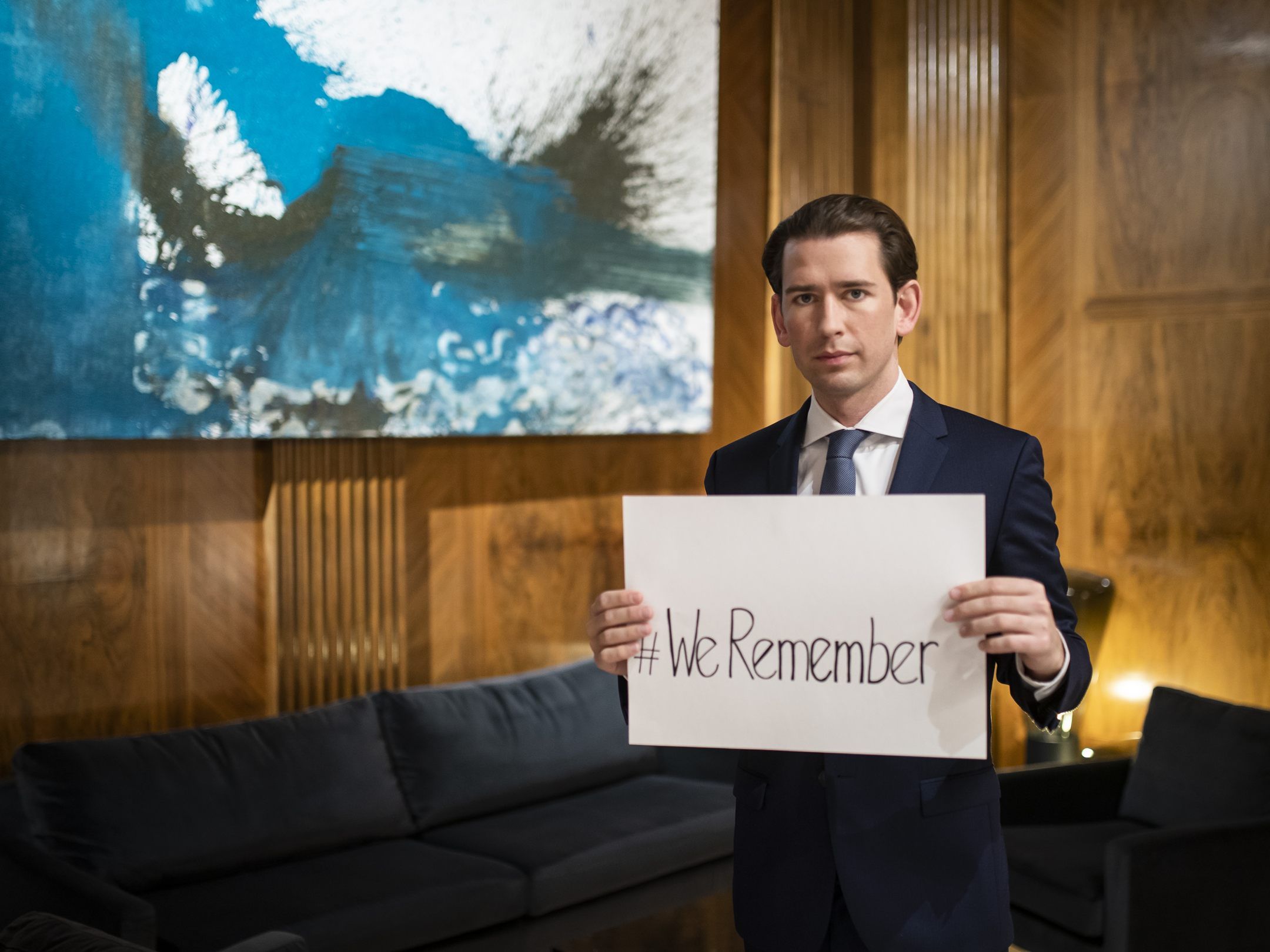 Bundeskanzler Sebastian Kurz gedenkt der Opfer des Holocaust.