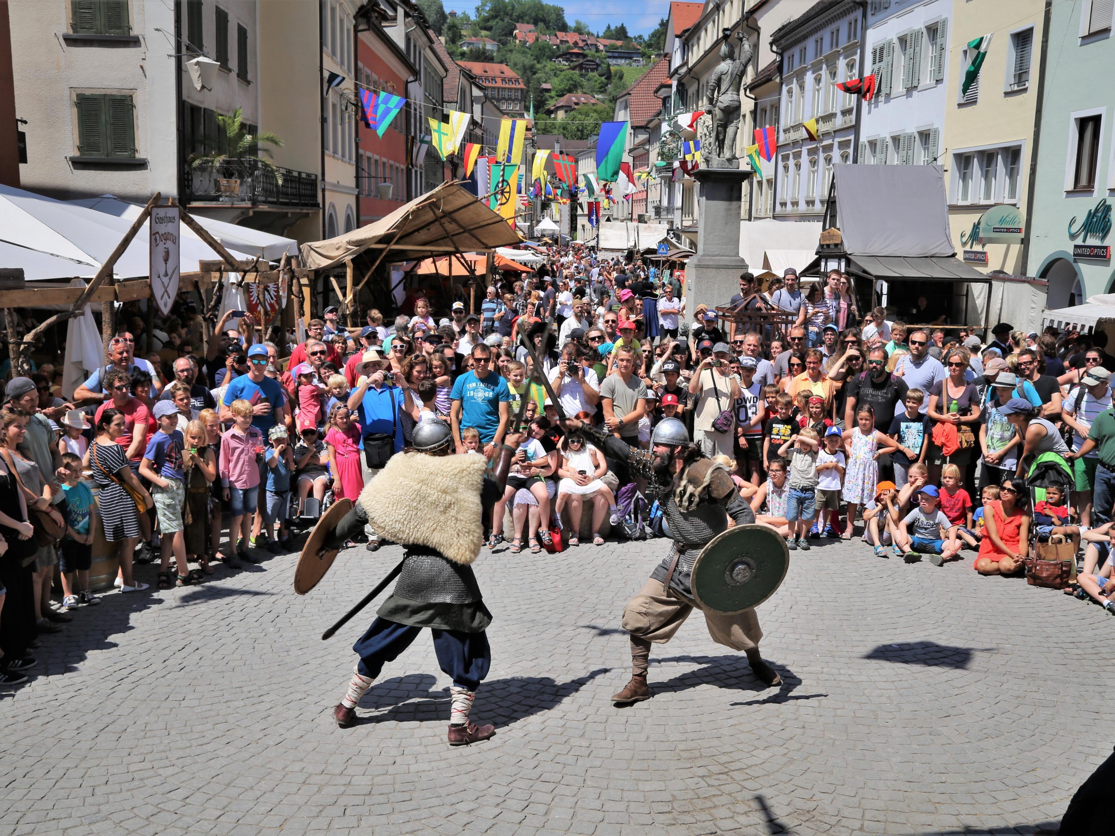 Wenn das Wetter mitspielt, wird das Montfortspektakel sehr gut angenommen. Dass es nur mehr alle fünf Jahre stattfinden soll, stößt auf Kritik. Wenn das Wetter mitspielt, wird das Montfortspektakel sehr gut angenommen. Dass es nur mehr alle fünf Jahre stattfinden soll, stößt auf Kritik.