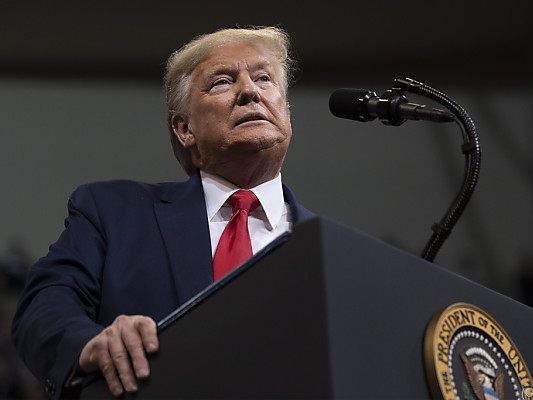 Demokraten werfen Trump erneut Amtsmissbrauch vor Demokraten werfen Trump erneut Amtsmissbrauch vor