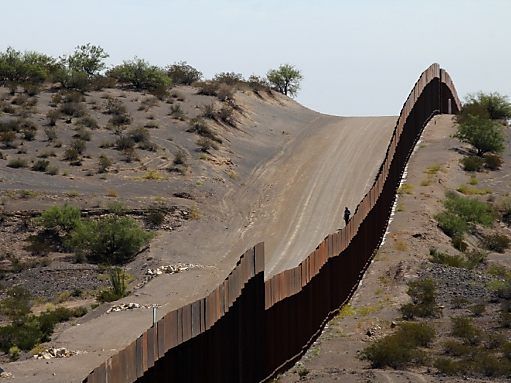 Grenzzaun zwischen Mexiko und den Staaten Grenzzaun zwischen Mexiko und den Staaten